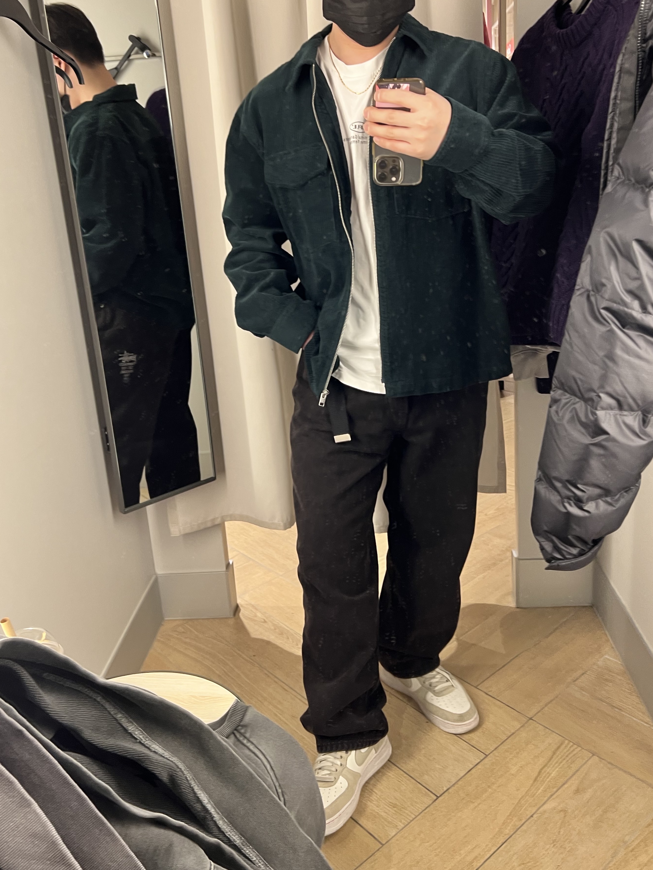 Stussy Washed Canvas Big OL' Jean Black, Nike Air Force 1 '07 SE First Use Light Stone 착용 스타일 - 2