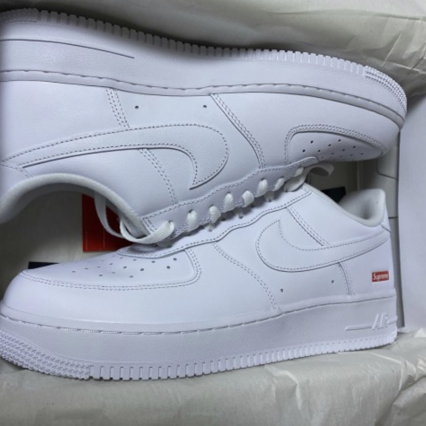 Nike x Supreme Air Force 1 Low White 착용 스타일