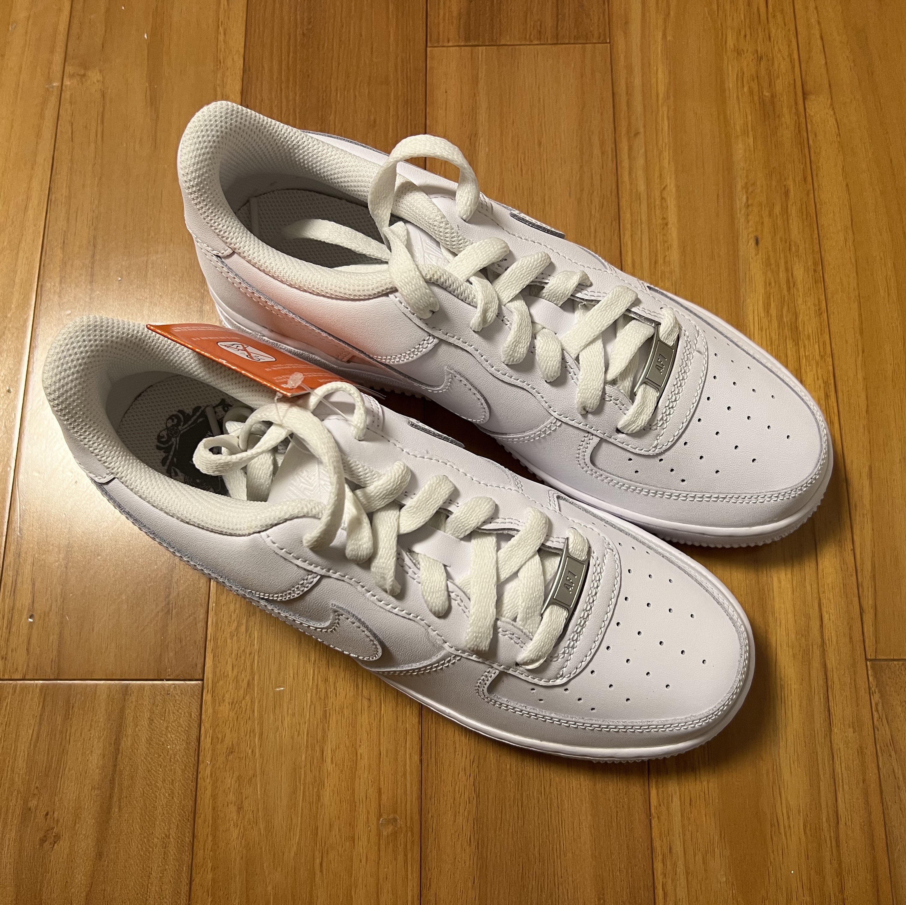 (GS) Nike Air Force 1 LE White 착용 스타일