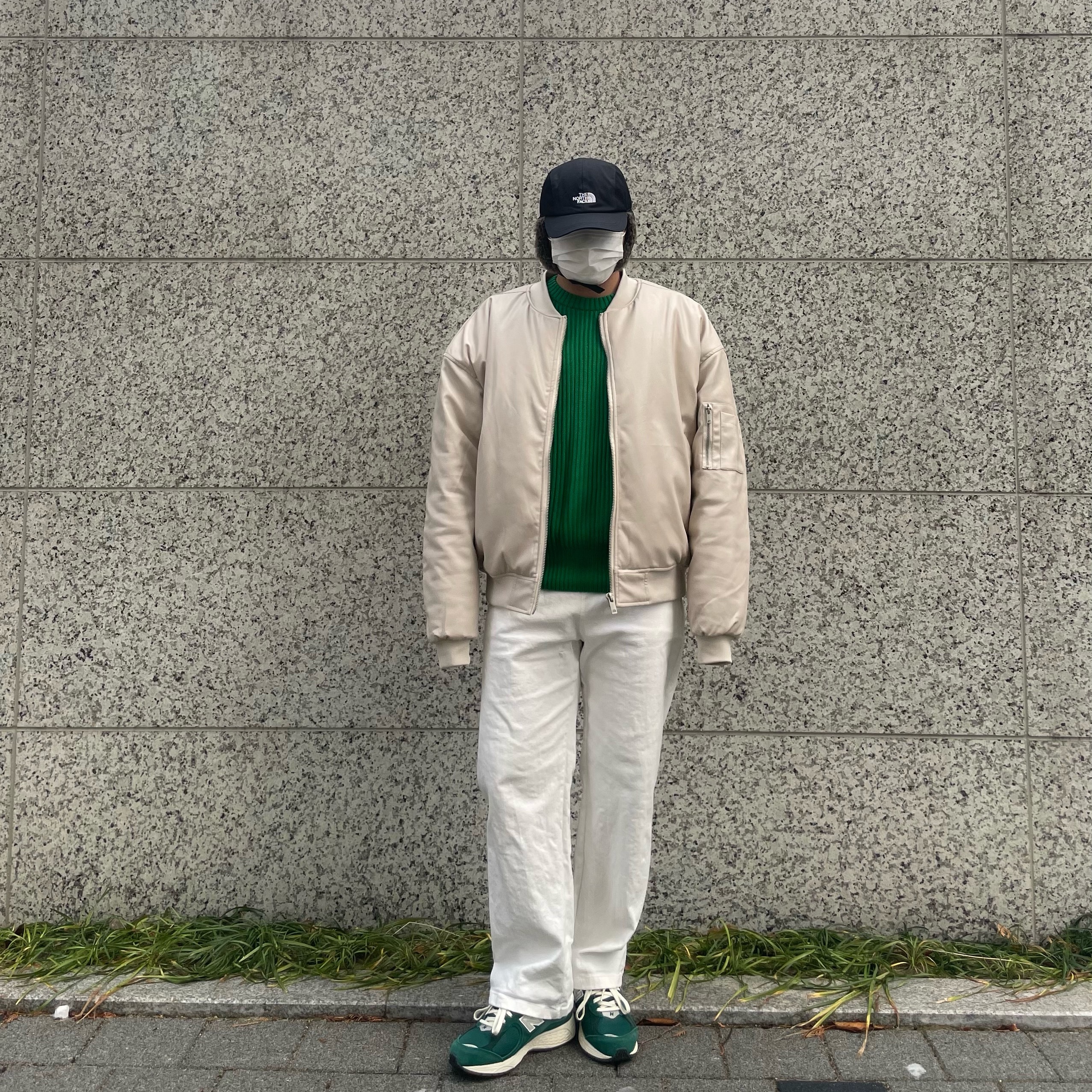 New Balance 2002R Nightwatch Green 착용 스타일