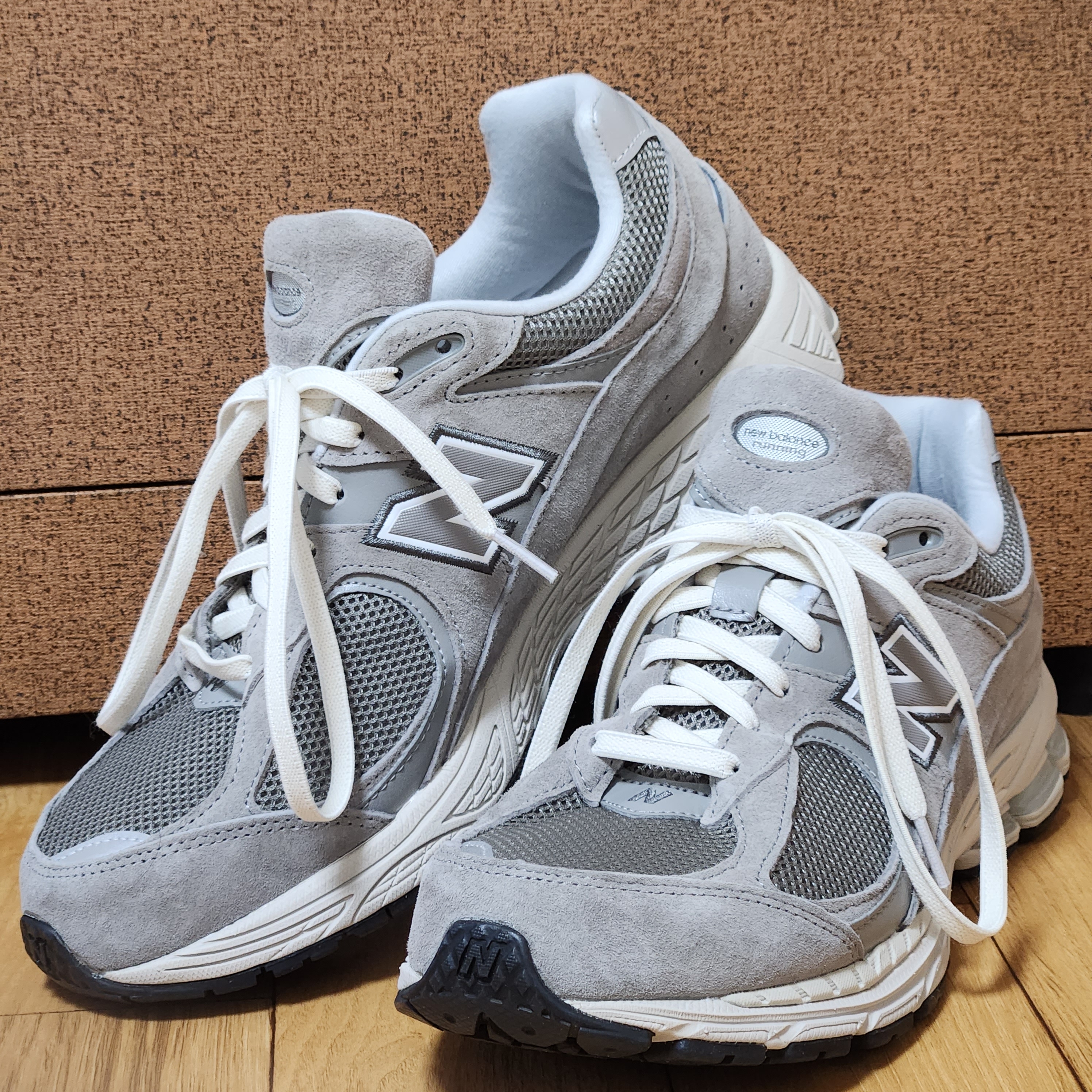 New Balance 2002R Grey 착용 스타일 - 2