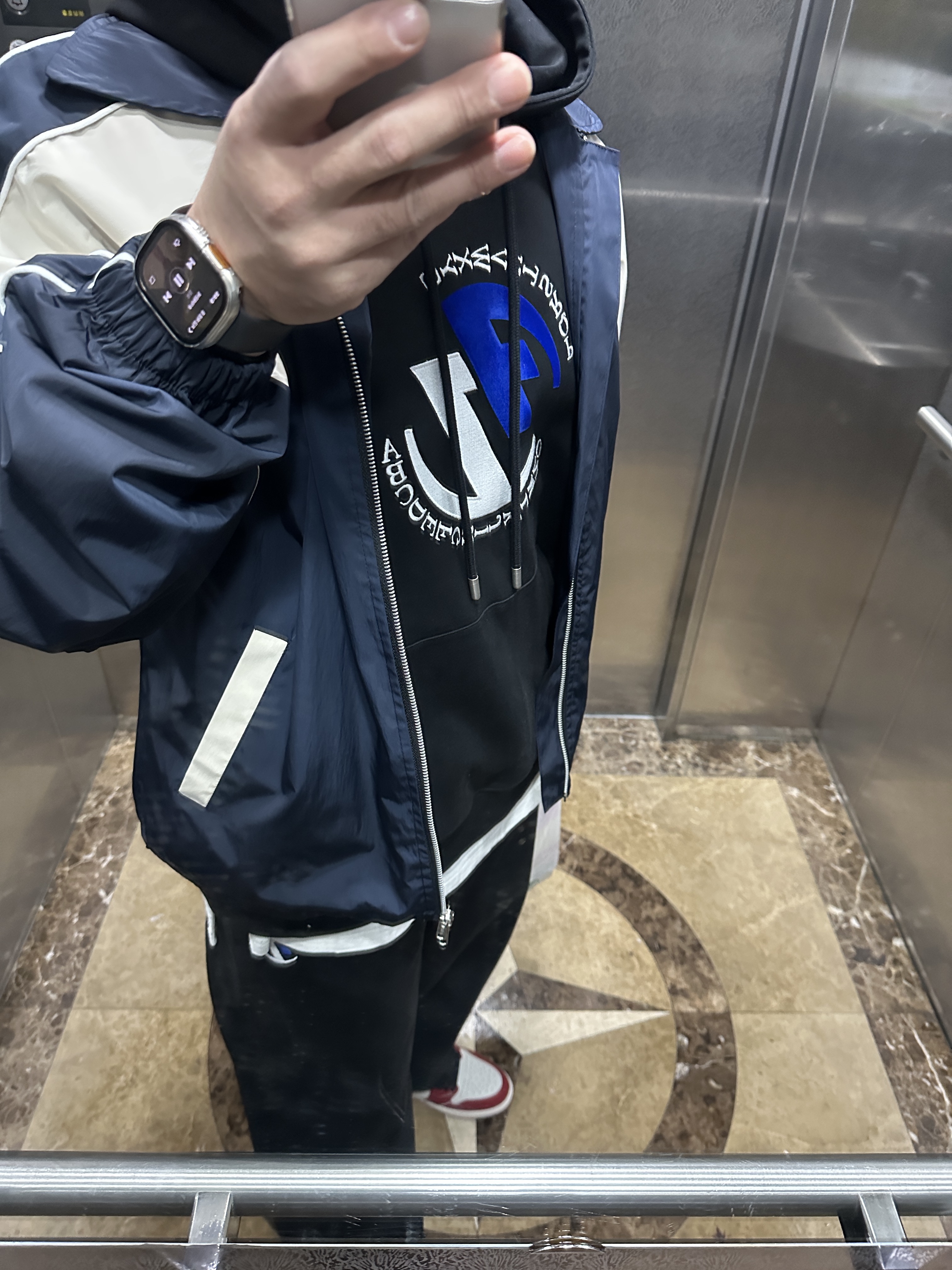 Zara x Ader Error Embroidery Hooded Sweatshirt Black, Zara x Ader Error Jogger Pants Black 착용 스타일