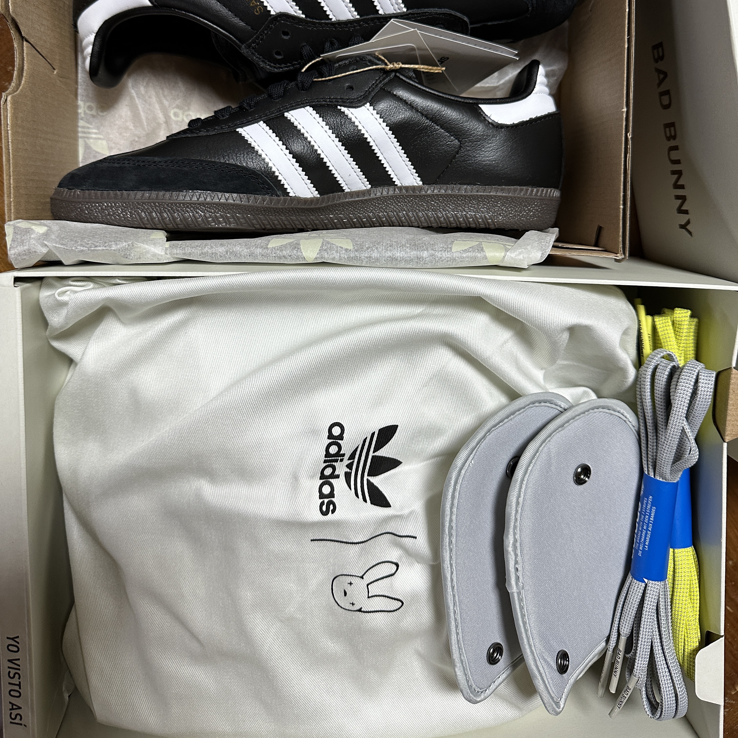 Adidas x Bad Bunny Forum Low Cloud White Clear Onix, Adidas Samba ADV Black 착용 스타일