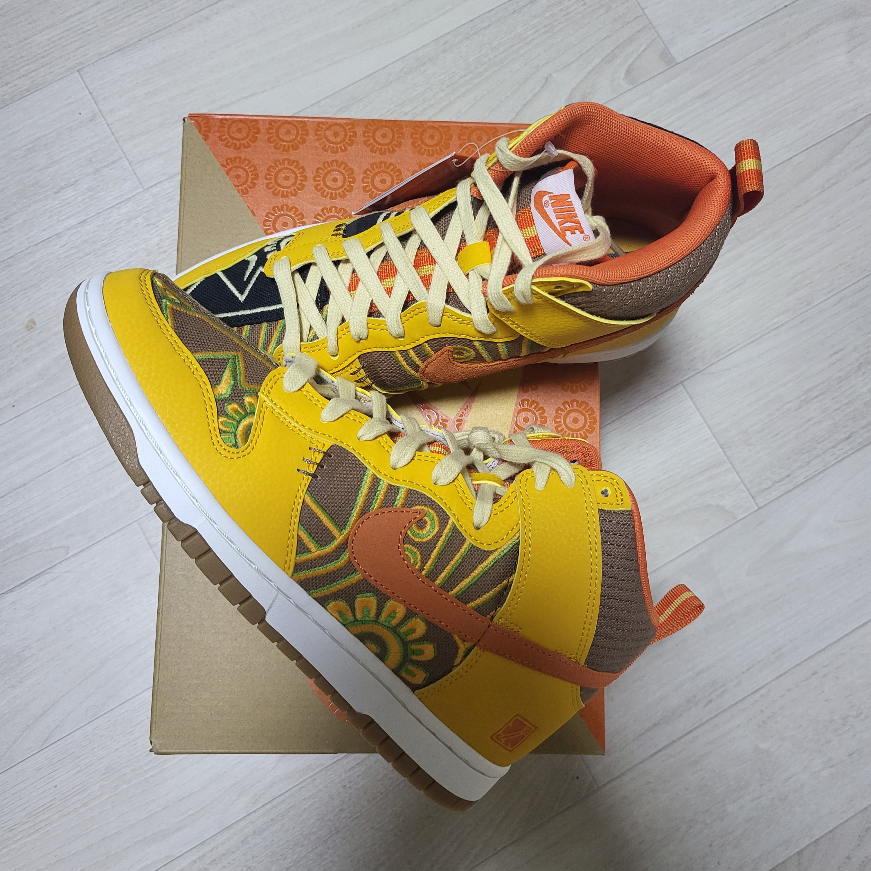 Nike Dunk High Somos Familia Dia De Muertos 착용 스타일 - 3