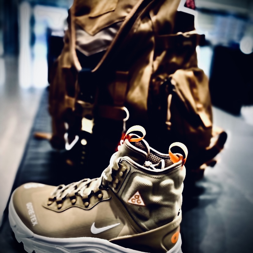 Nike ACG Air Zoom Gaiadome Gore-Tex Khaki Light Bone 착용 스타일 - 1