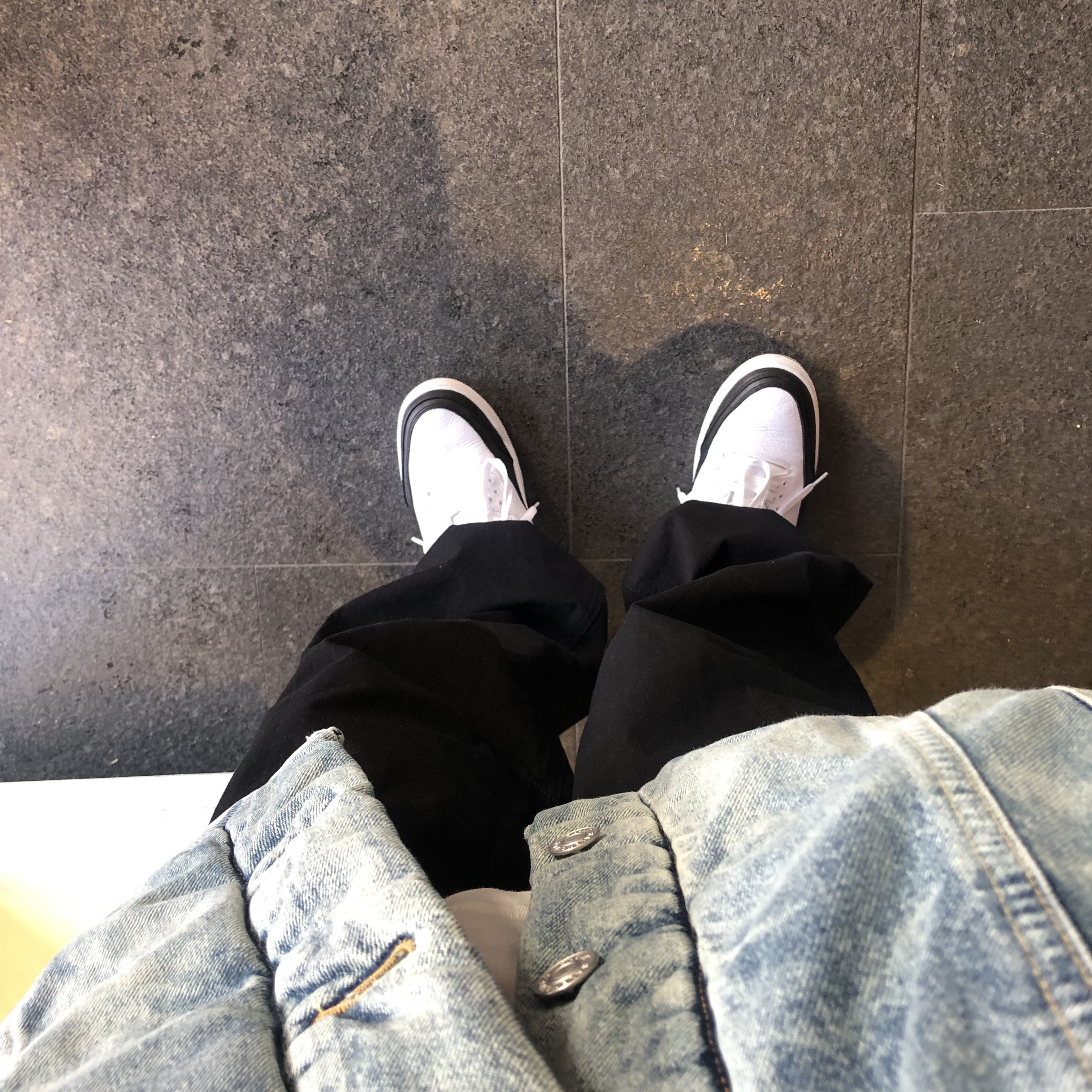Jordan 3 x Fragment Retro SP White Black, Balenciaga Padded Japanese Denim Jacket Indigo 착용 스타일