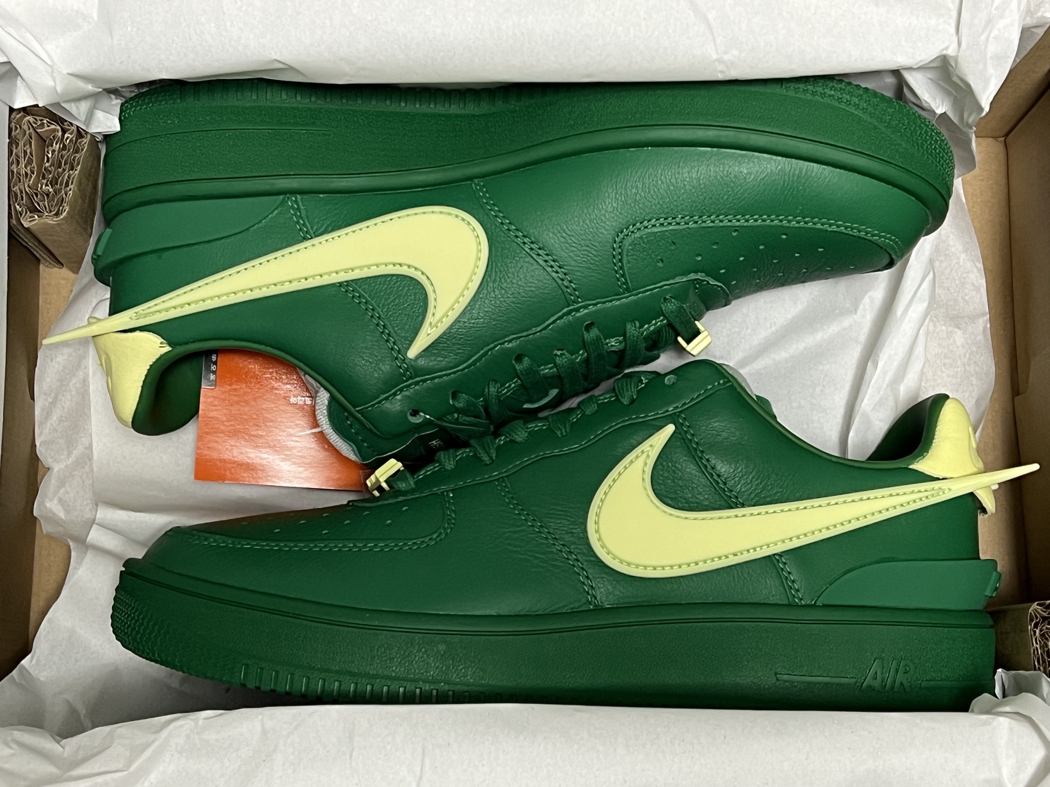 Nike x Ambush Air Force 1 Low SP Pine Green and Citron 착용 스타일 - 2