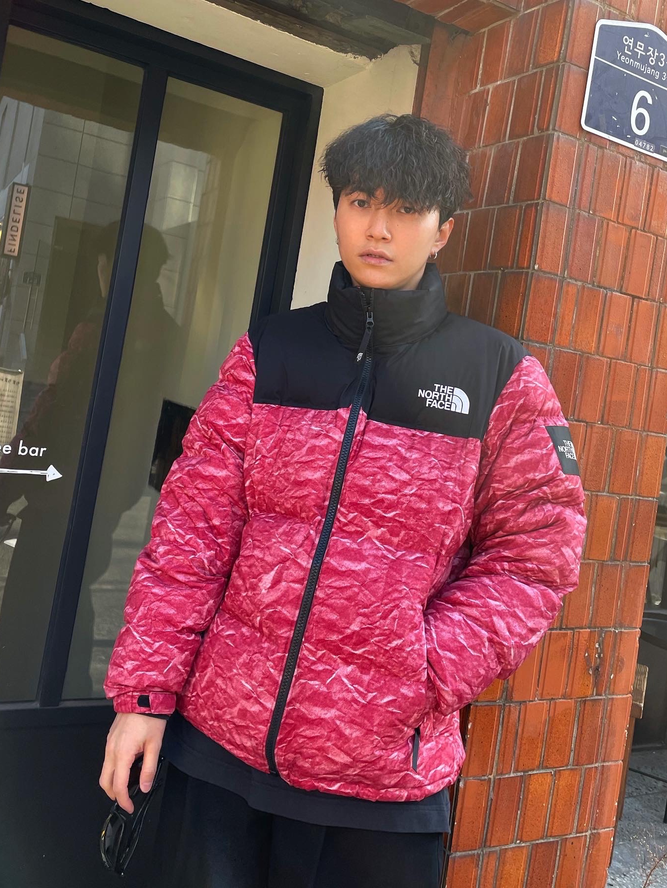 The North Face White Label Novelty Nuptse Down Jacket Red, Balenciaga Runner Sneakers Black White 착용 스타일 - 2