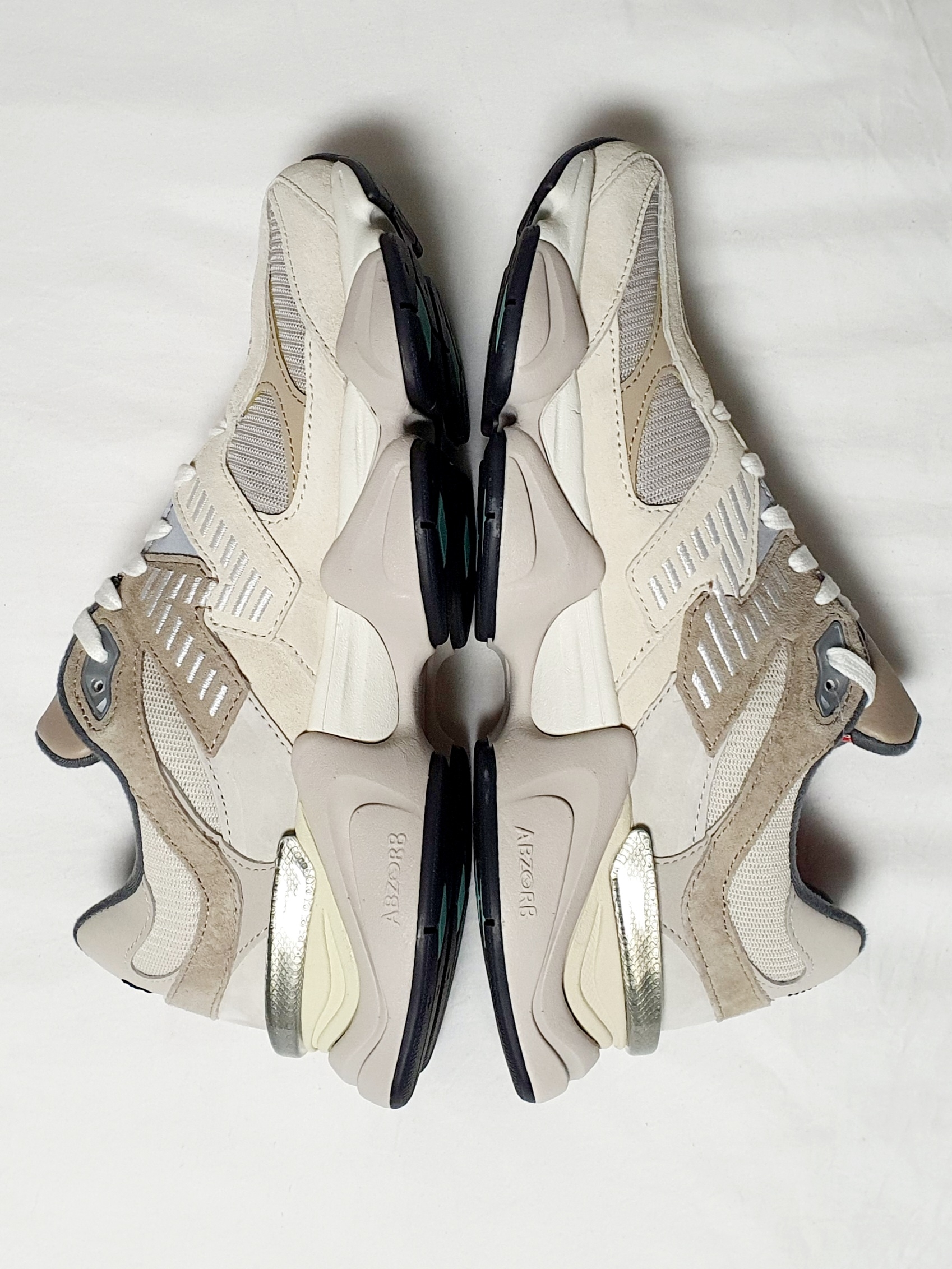 New Balance 9060 Sea Salt 착용 스타일 - 4