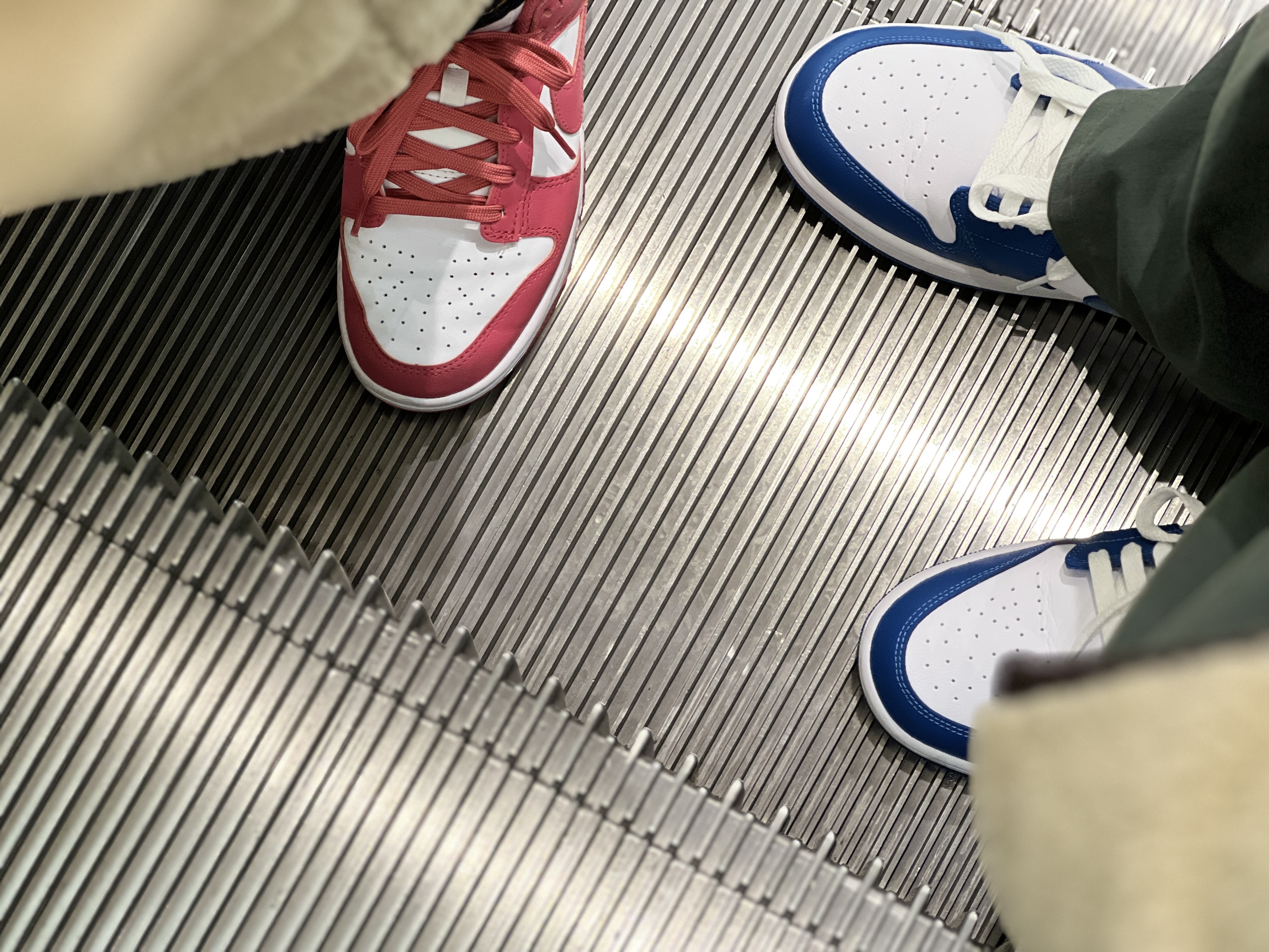 (W) Nike Dunk Low Archeo Pink, (W) Jordan 1 Low White Dark Marina Blue 착용 스타일