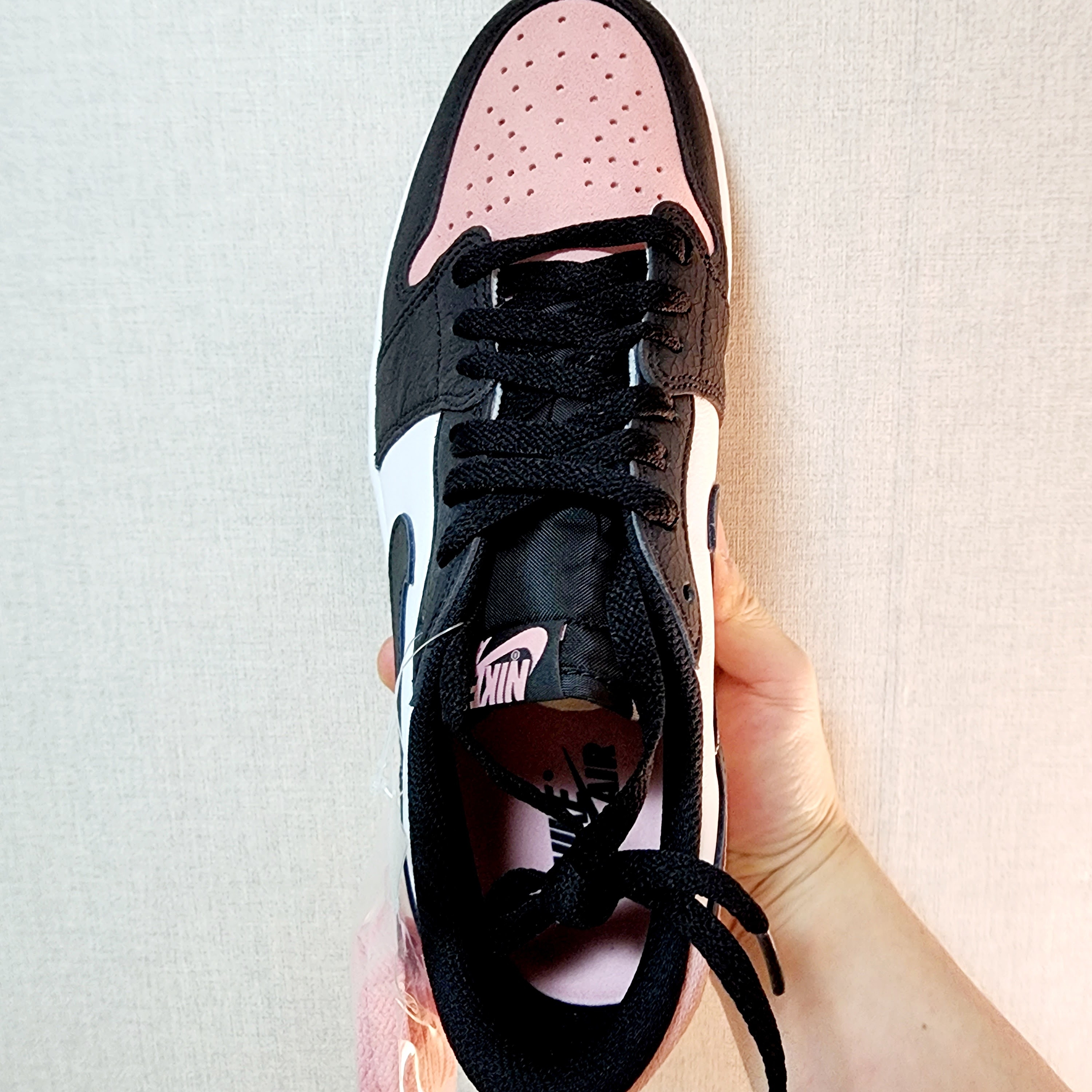 Jordan 1 Retro Low OG Bleached Coral 착용 스타일 - 3