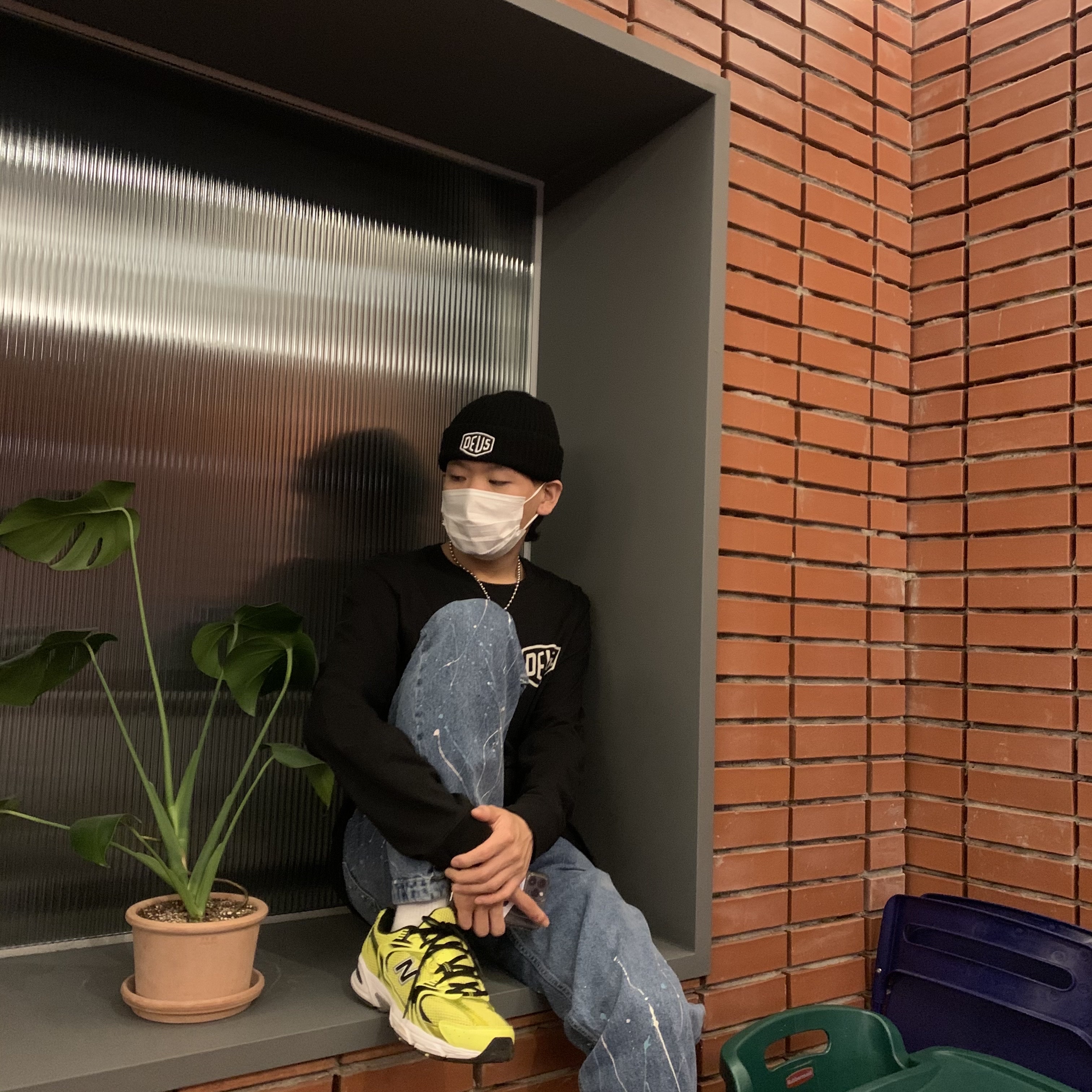 New Balance 530 Yellow 착용 스타일 - 1