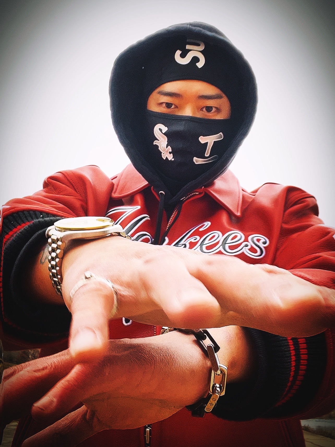 Supreme x MLB Kanji Teams Lightweight Balaclava Yankees Red - 22FW, Supreme x MLB Kanji Teams Lightweight Balaclava White Sox Black - 22FW 착용 스타일 - 5
