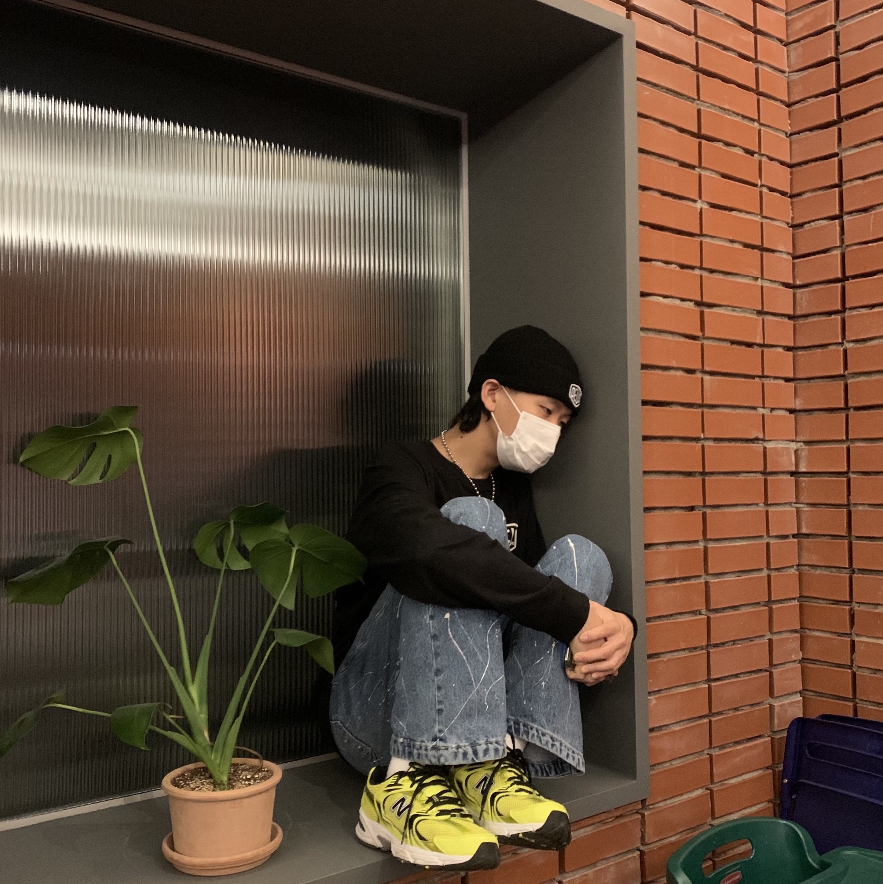 New Balance 530 Yellow 착용 스타일 - 2