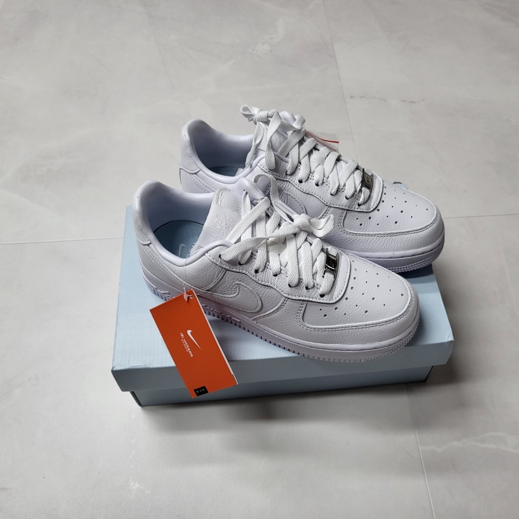 Nike x Drake Nocta Air Force 1 Low SP Certified Lover Boy White 착용 스타일 - 5