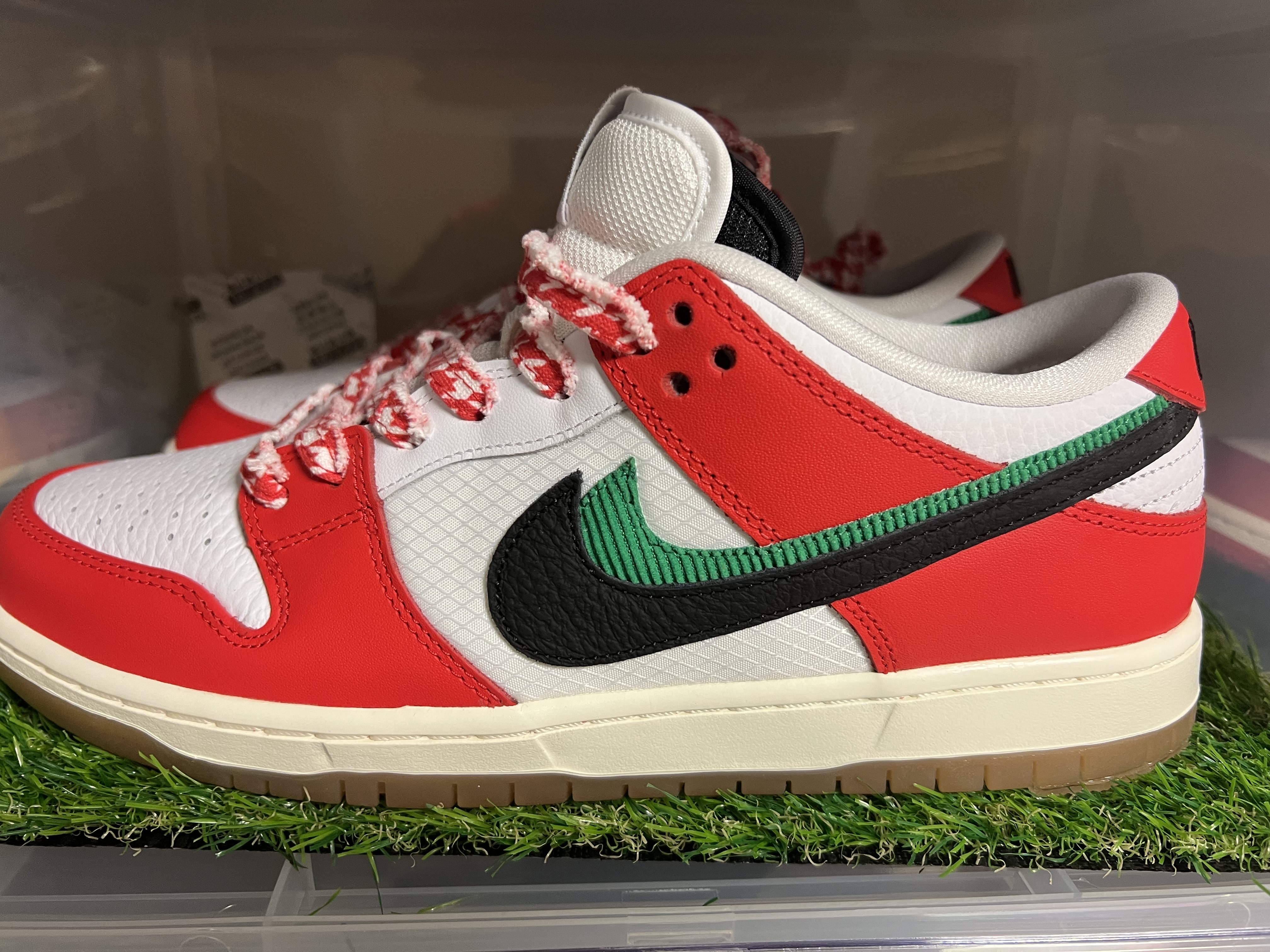 Nike x Frame Skate SB Dunk Low Pro Habibi 착용 스타일