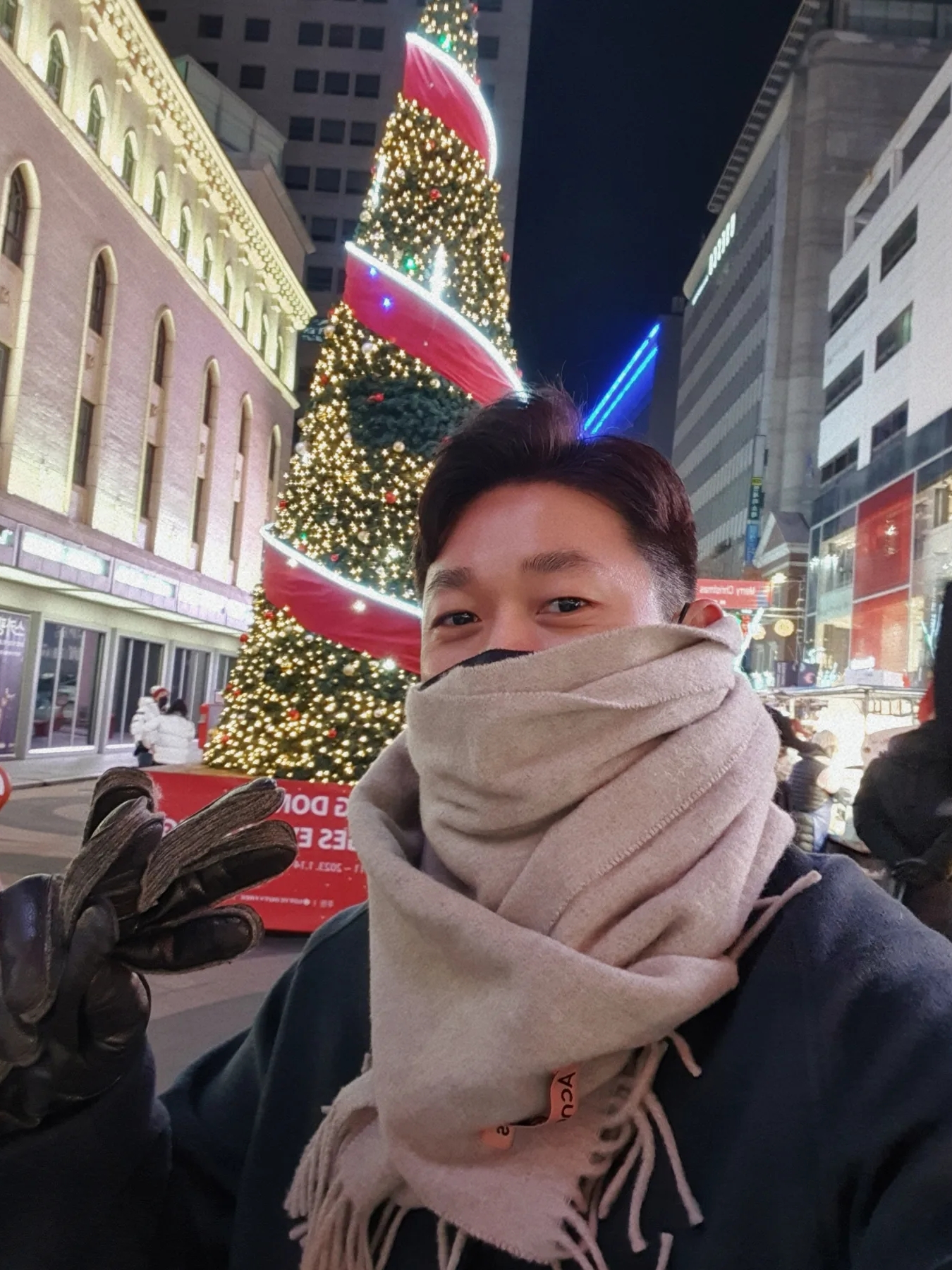 Acne Studios Canada Narrow New Wool Muffler Oatmeal Melange 착용 스타일 - 1
