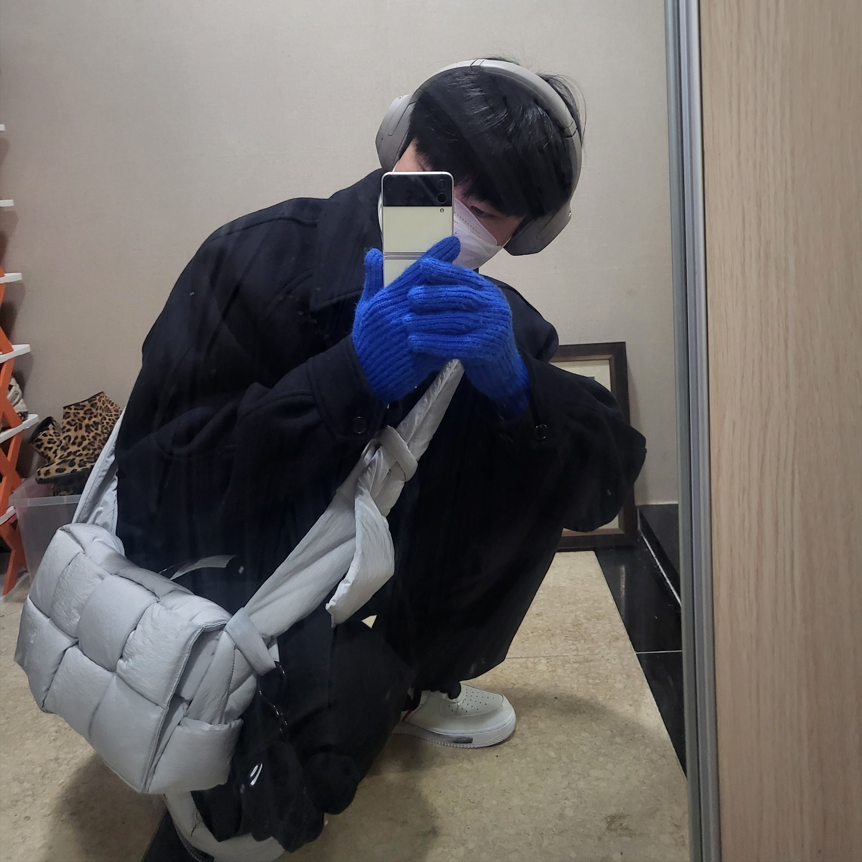 Bottega Veneta Padded Tech Cassette Frost, Fragment x Pokemon INN Thunderbolt Project TBP Mascot Key Ring Fushigidane Black 착용 스타일