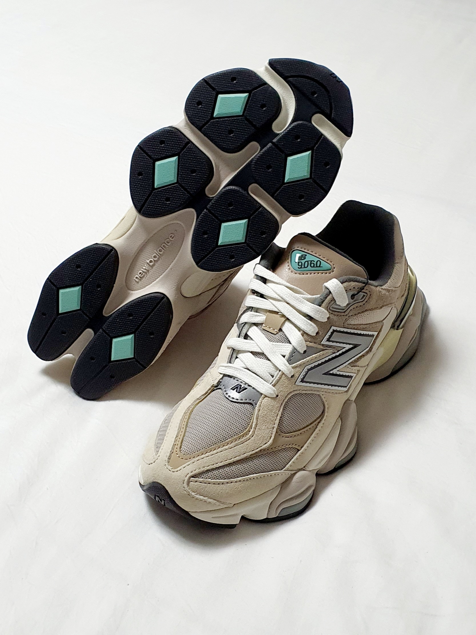 New Balance 9060 Sea Salt 착용 스타일 - 5