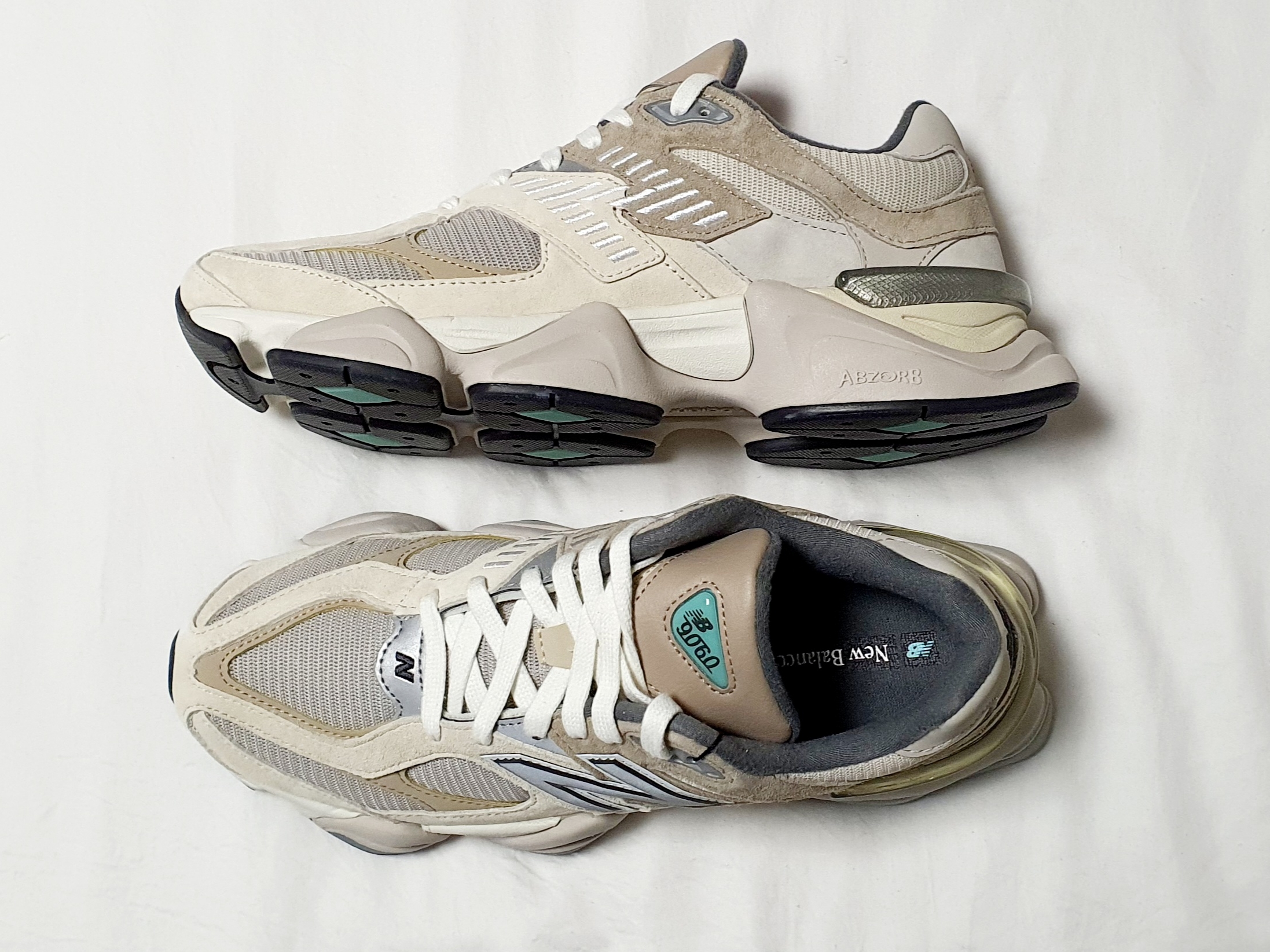 New Balance 9060 Sea Salt 착용 스타일 - 4