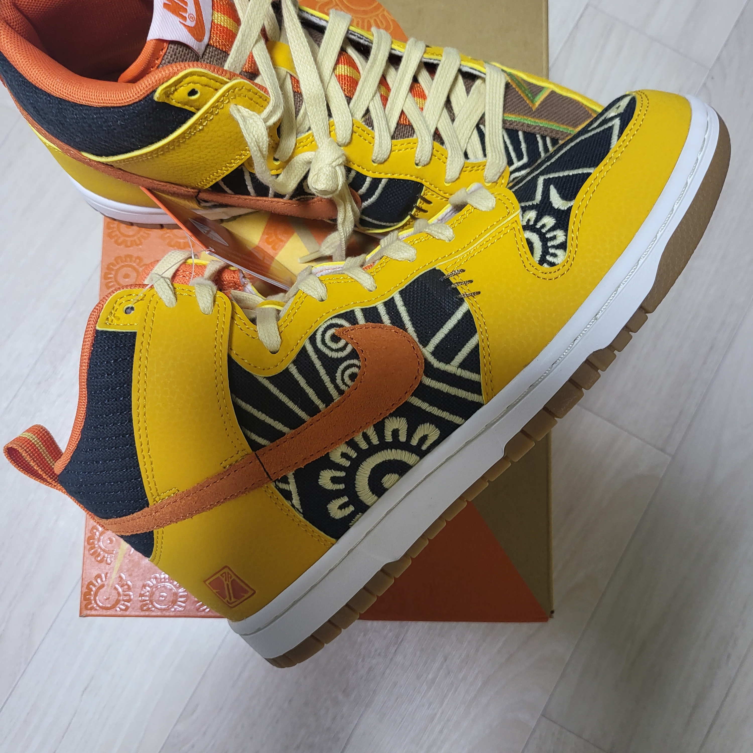 Nike Dunk High Somos Familia Dia De Muertos 착용 스타일 - 2