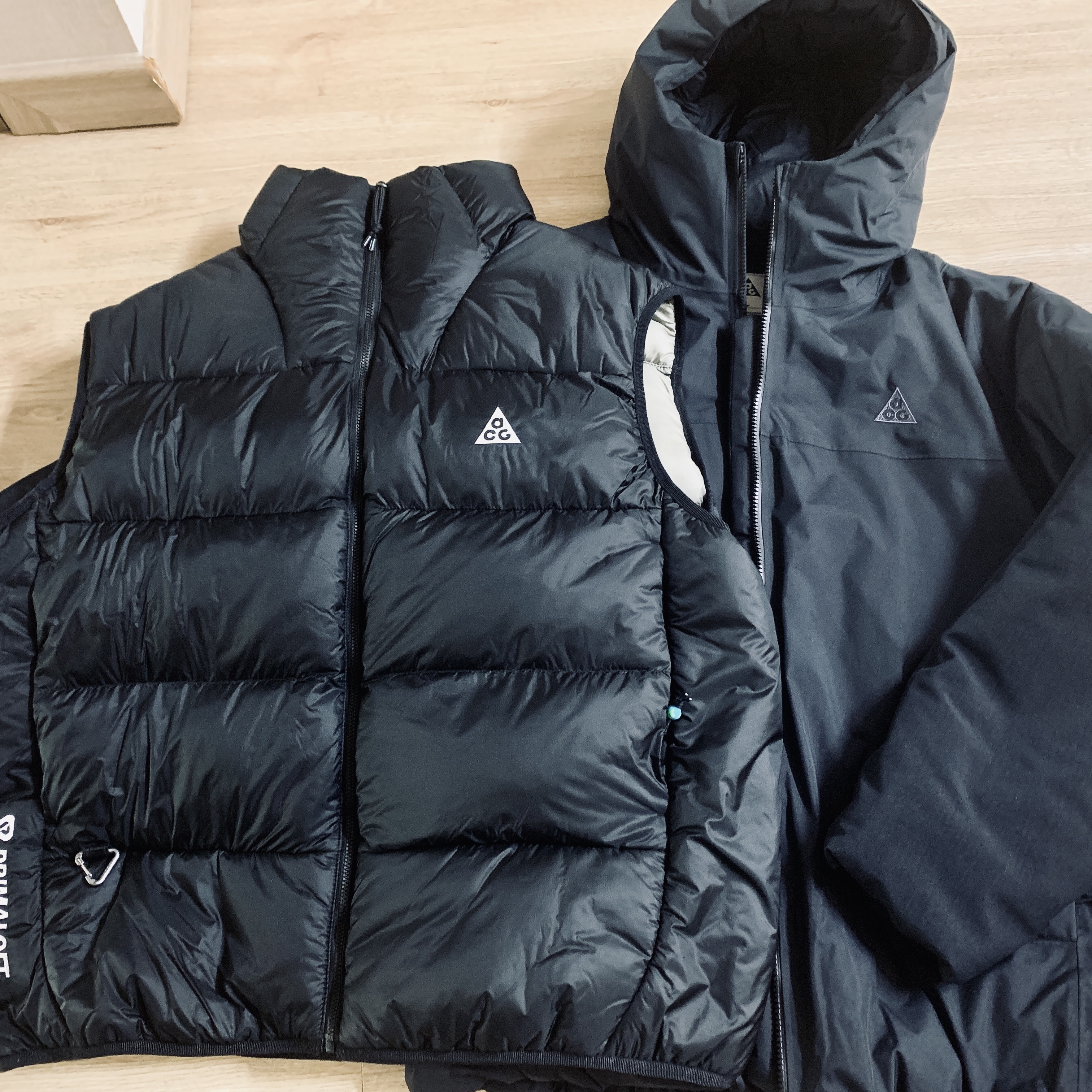 Nike ACG Therma-Fit ADV Lunar Lake Puffer Vest Black - Asia, Nike ACG 4th Horseman Puffer Jacket Black Anthracite - US/EU 착용 스타일