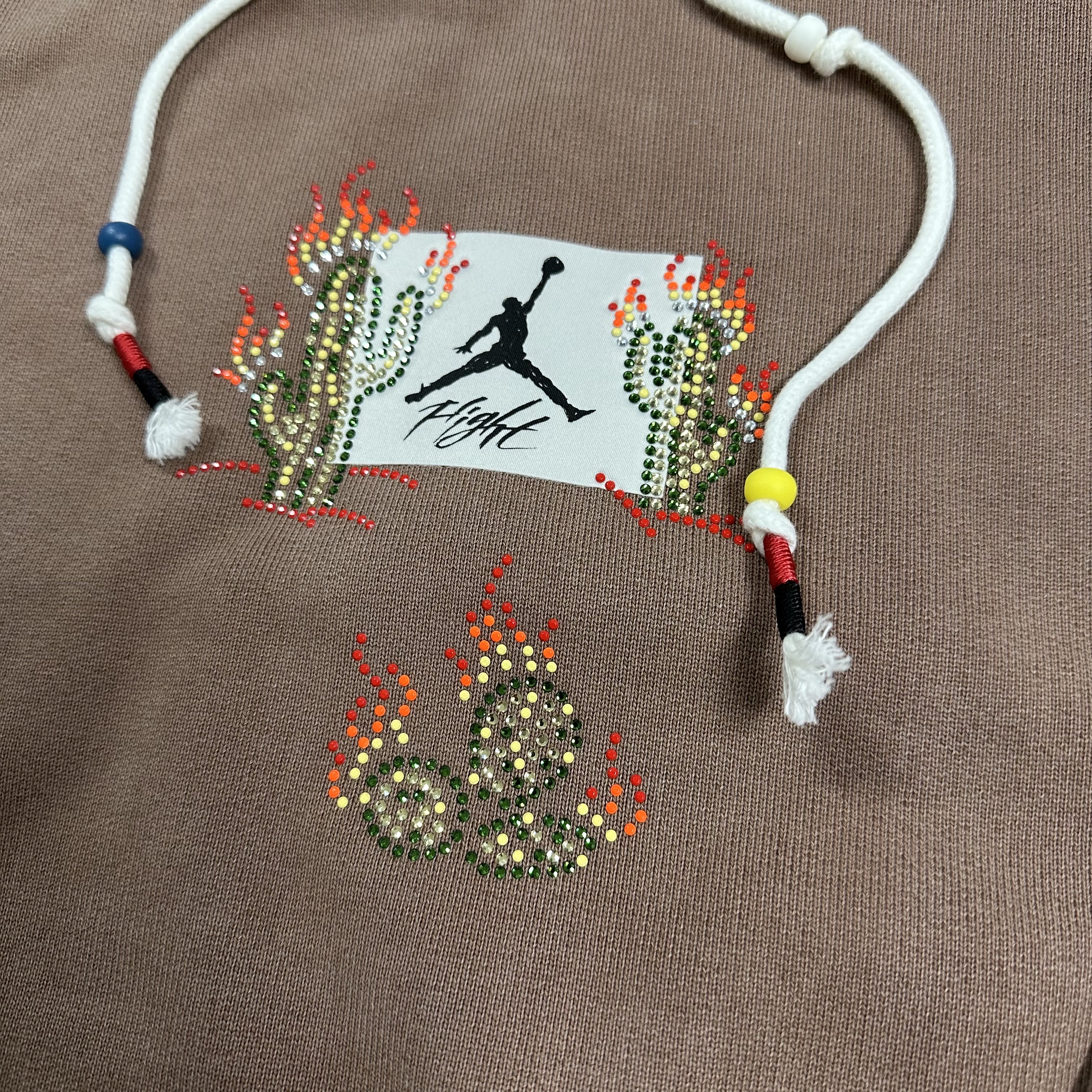 Jordan x Travis Scott Hoodie Antique Brown - Asia 착용 스타일 - 2