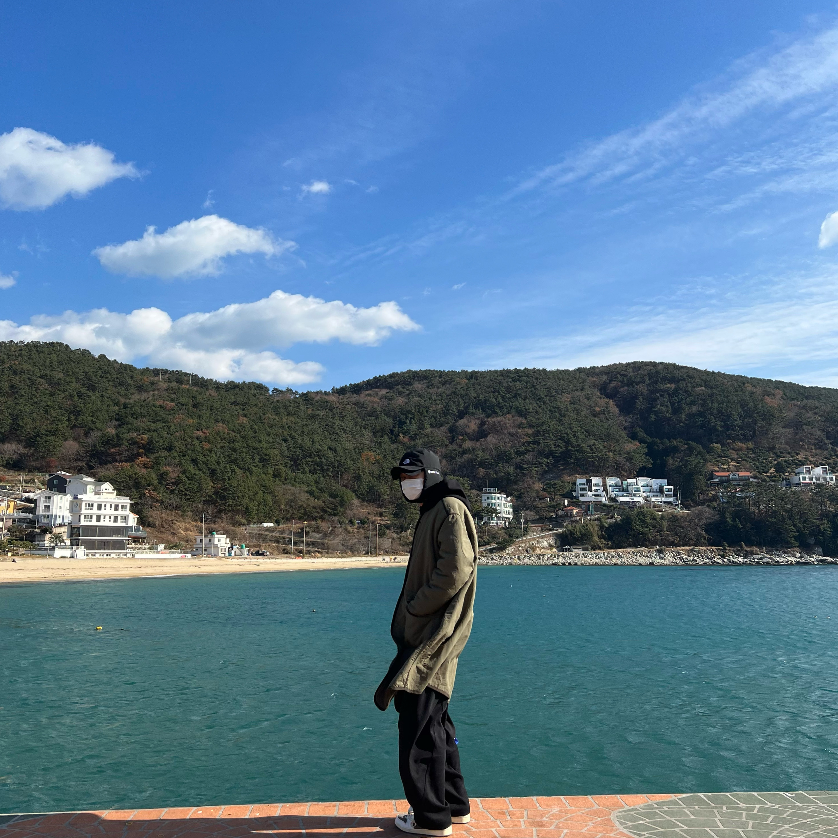 Zara x Ader Error Embroidery Hooded Sweatshirt Black, Jordan 1 x Travis Scott Retro Low OG SP Sail and Ridgerock 착용 스타일 - 2