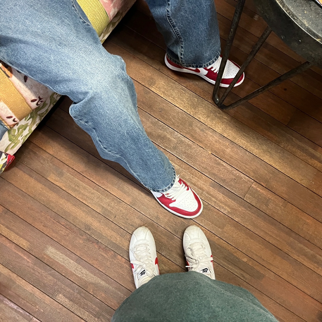 Jordan 1 Low Cardinal Red, Nike Classic Cortez Forrest Gump 2017 착용 스타일