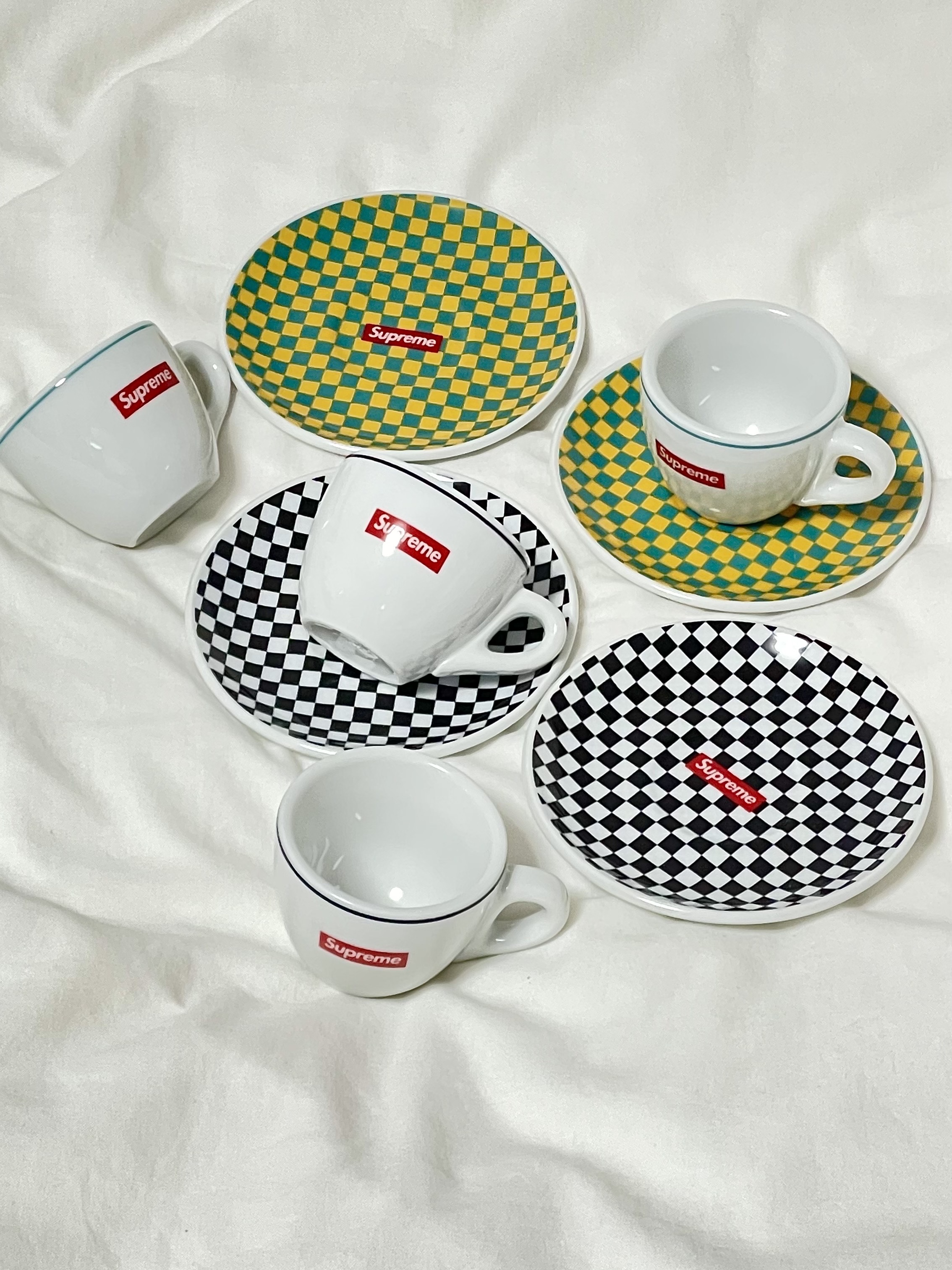 Supreme x IPA Porcellane Aosta Espresso Set Black (Set of 2), Supreme x IPA Porcellane Aosta Espresso Set Teal (Set of 2) 착용 스타일