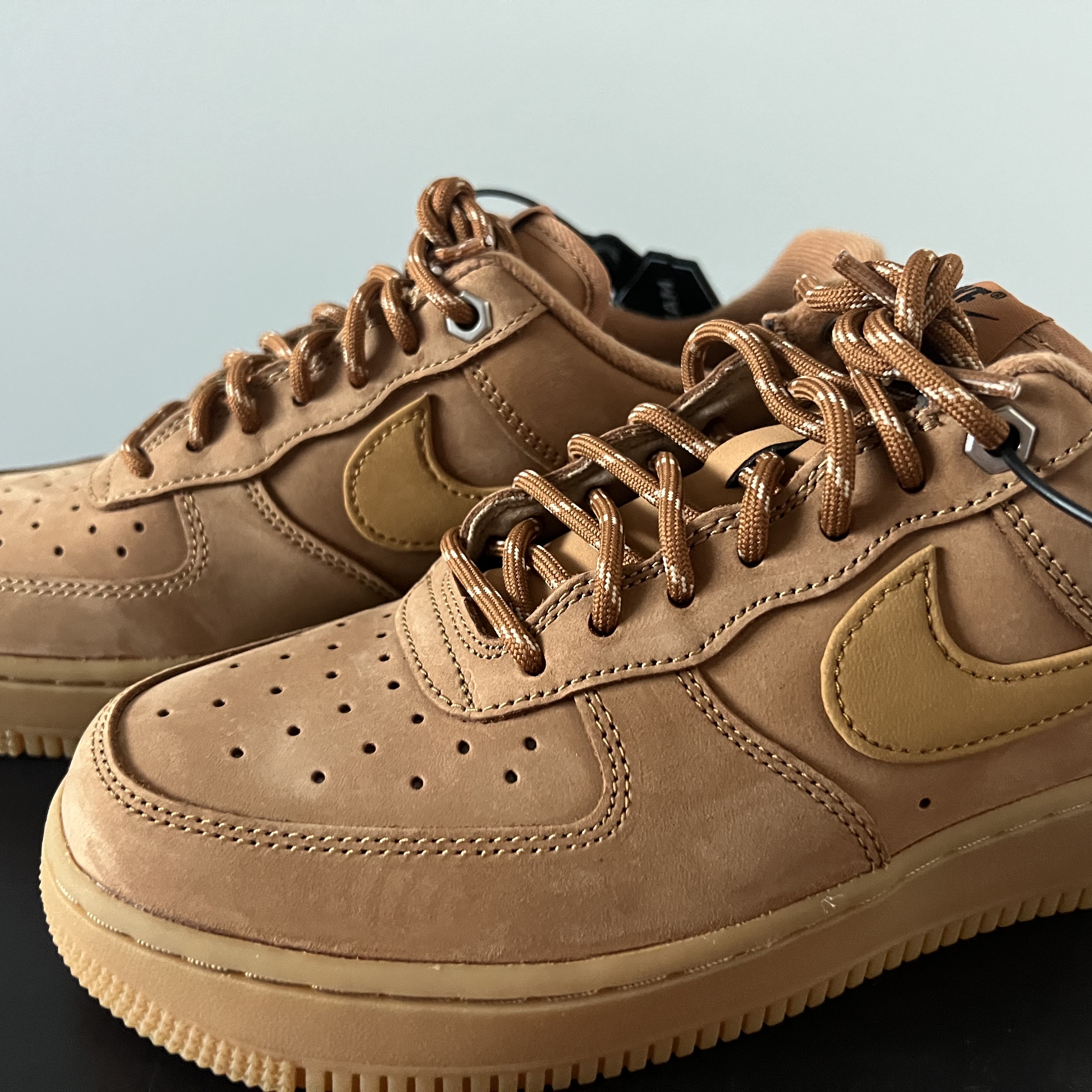 Nike Air Force 1 '07 WB Flax 착용 스타일 - 1