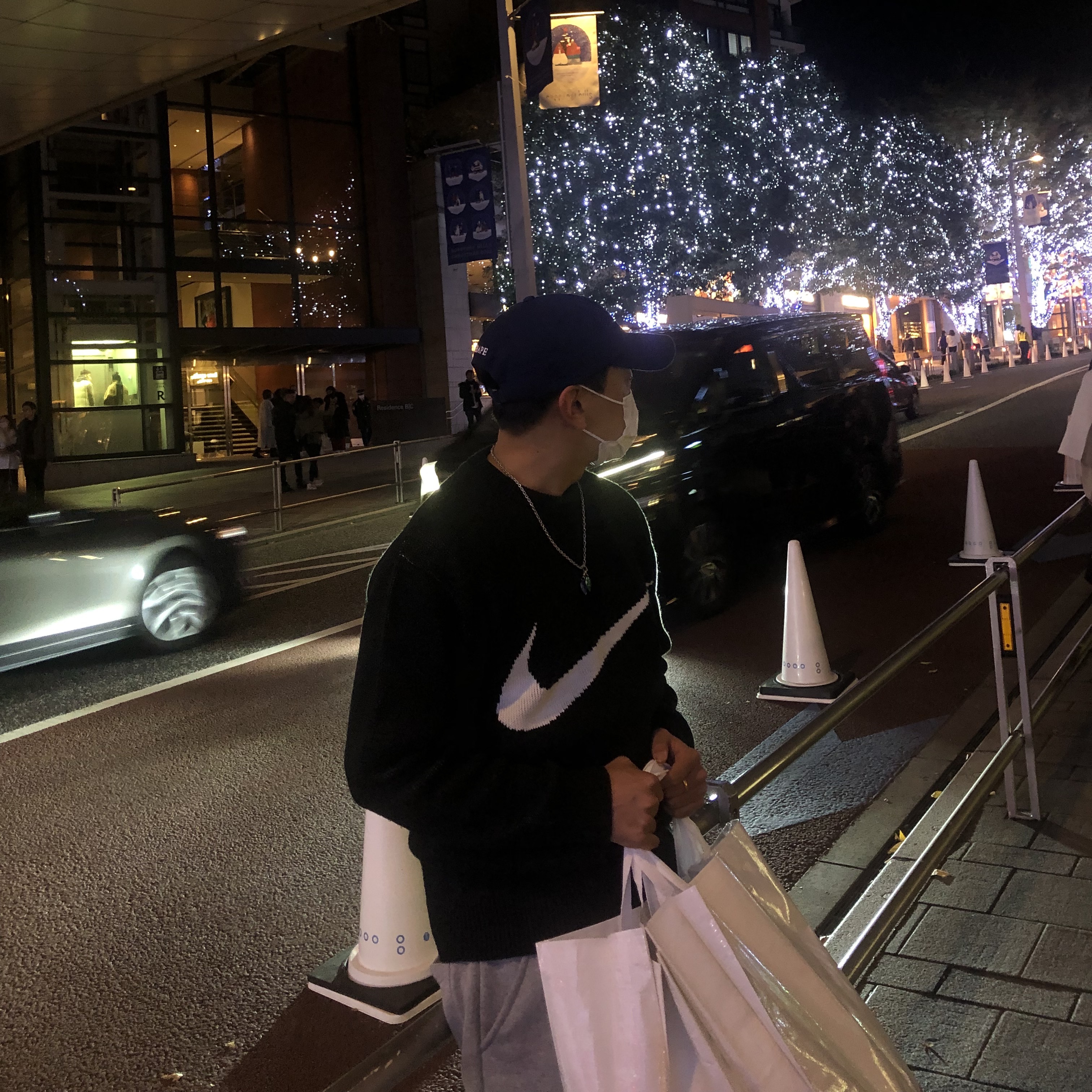 Human Made Five Heart Necklace Silver, Supreme x Nike Swoosh Sweater Black - 19SS 착용 스타일
