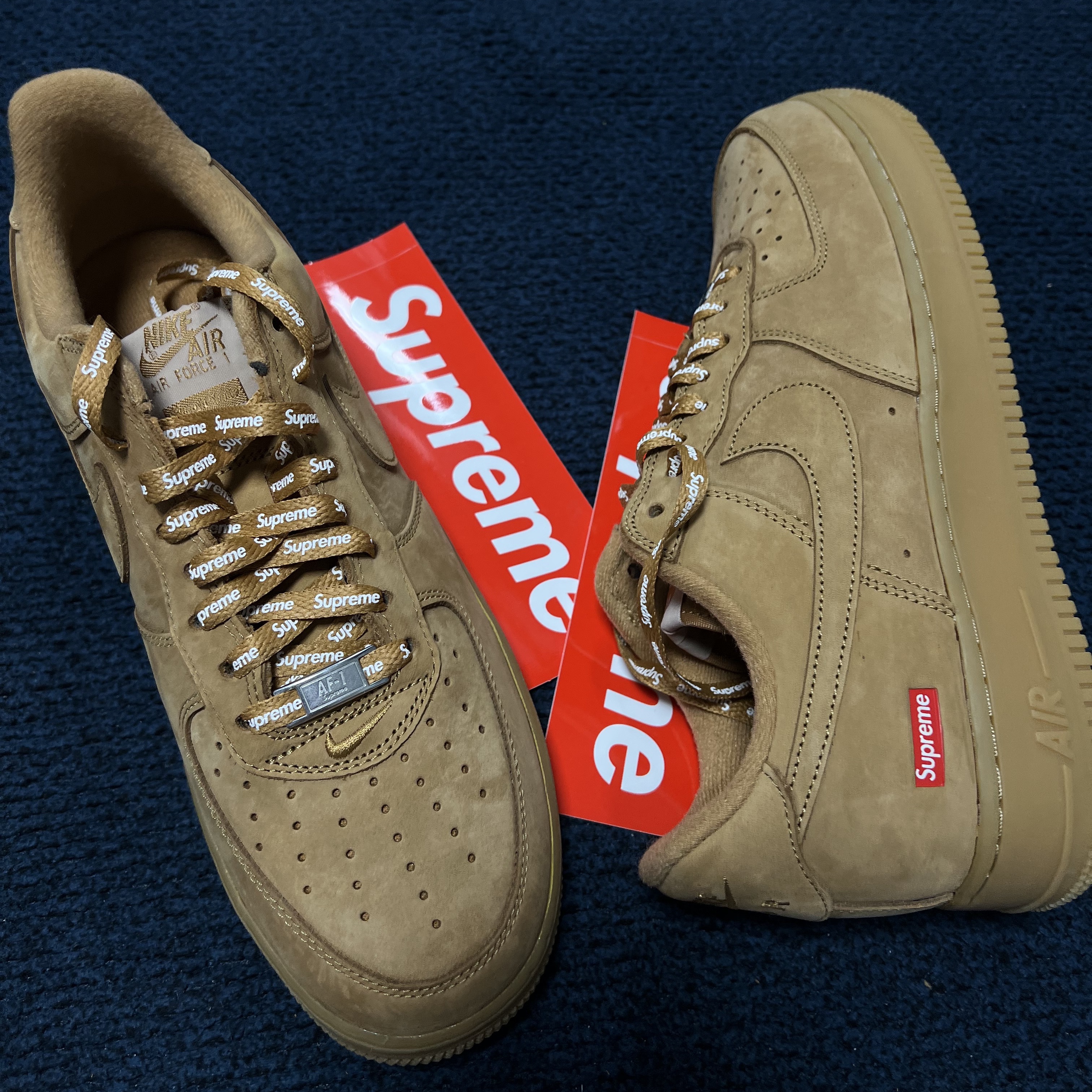 Nike x Supreme Air Force 1 Low Flax 착용 스타일