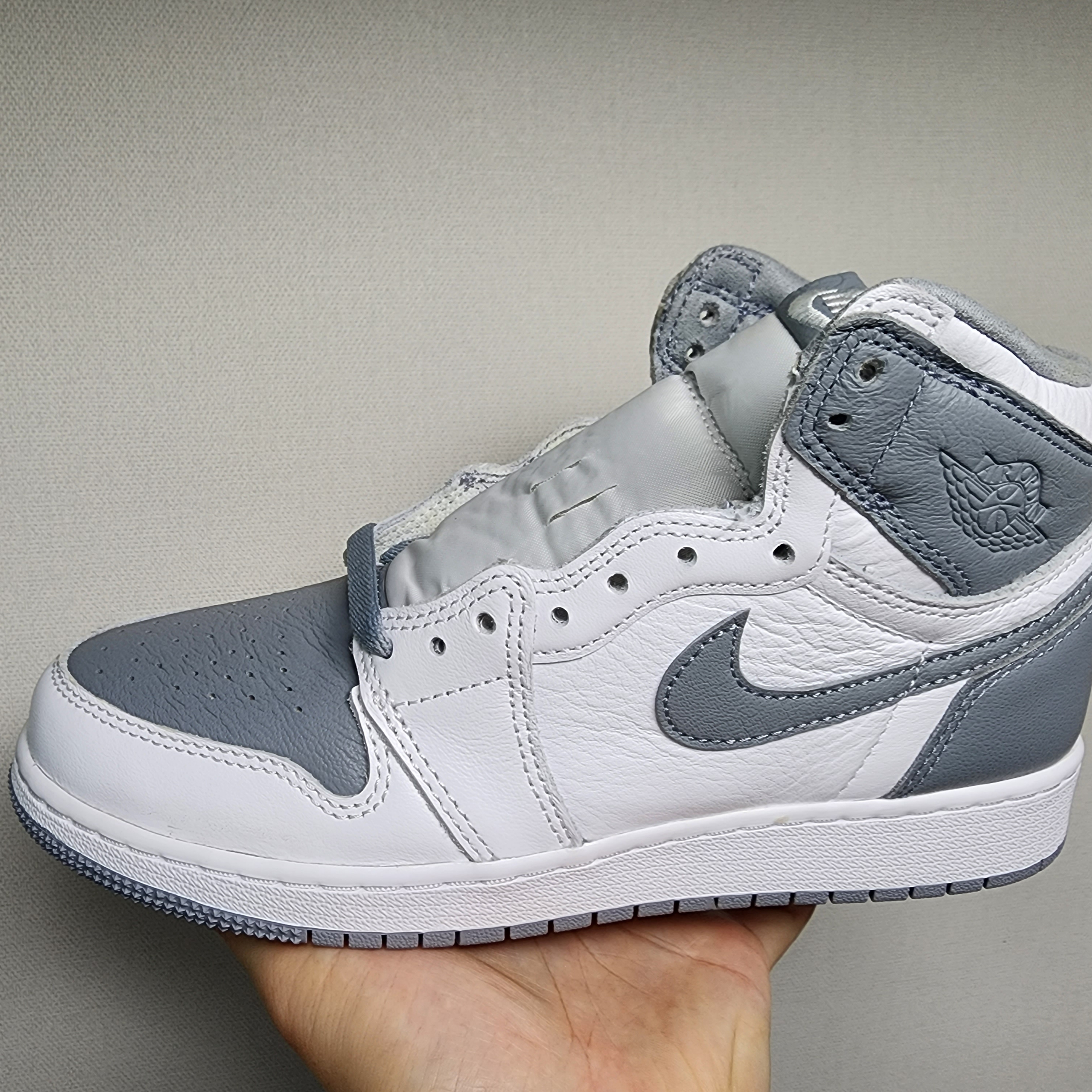 (GS) Jordan 1 Retro High OG Stealth 착용 스타일