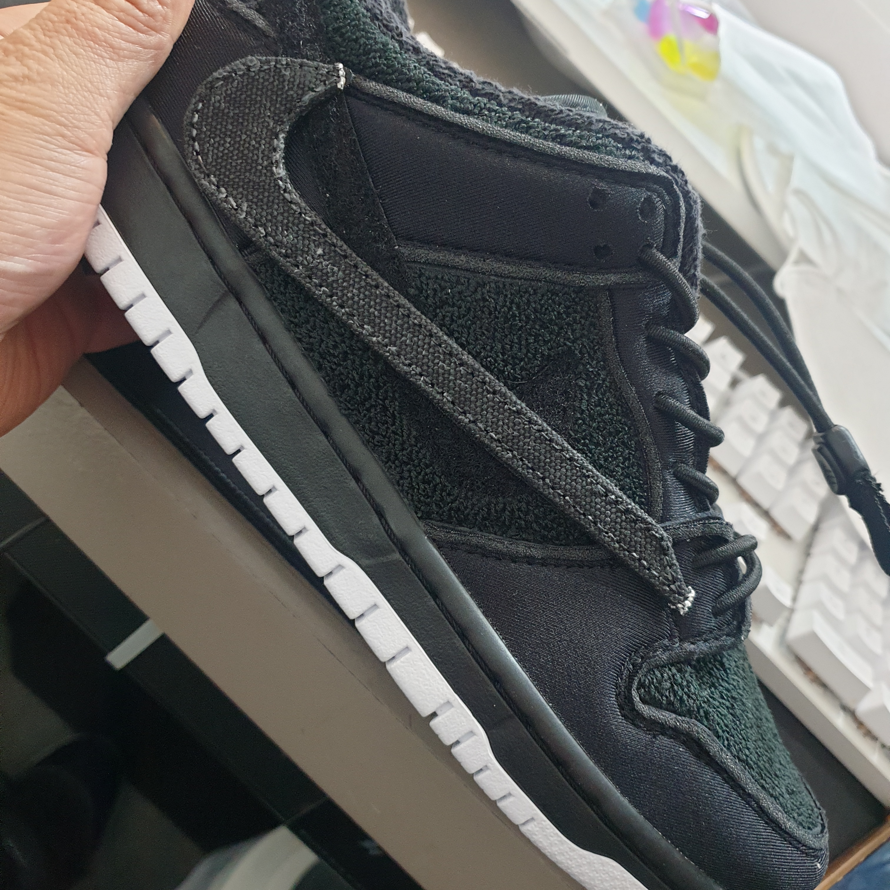 Nike x Gnarhunters SB Dunk Low Pro QS Black 착용 스타일 - 2
