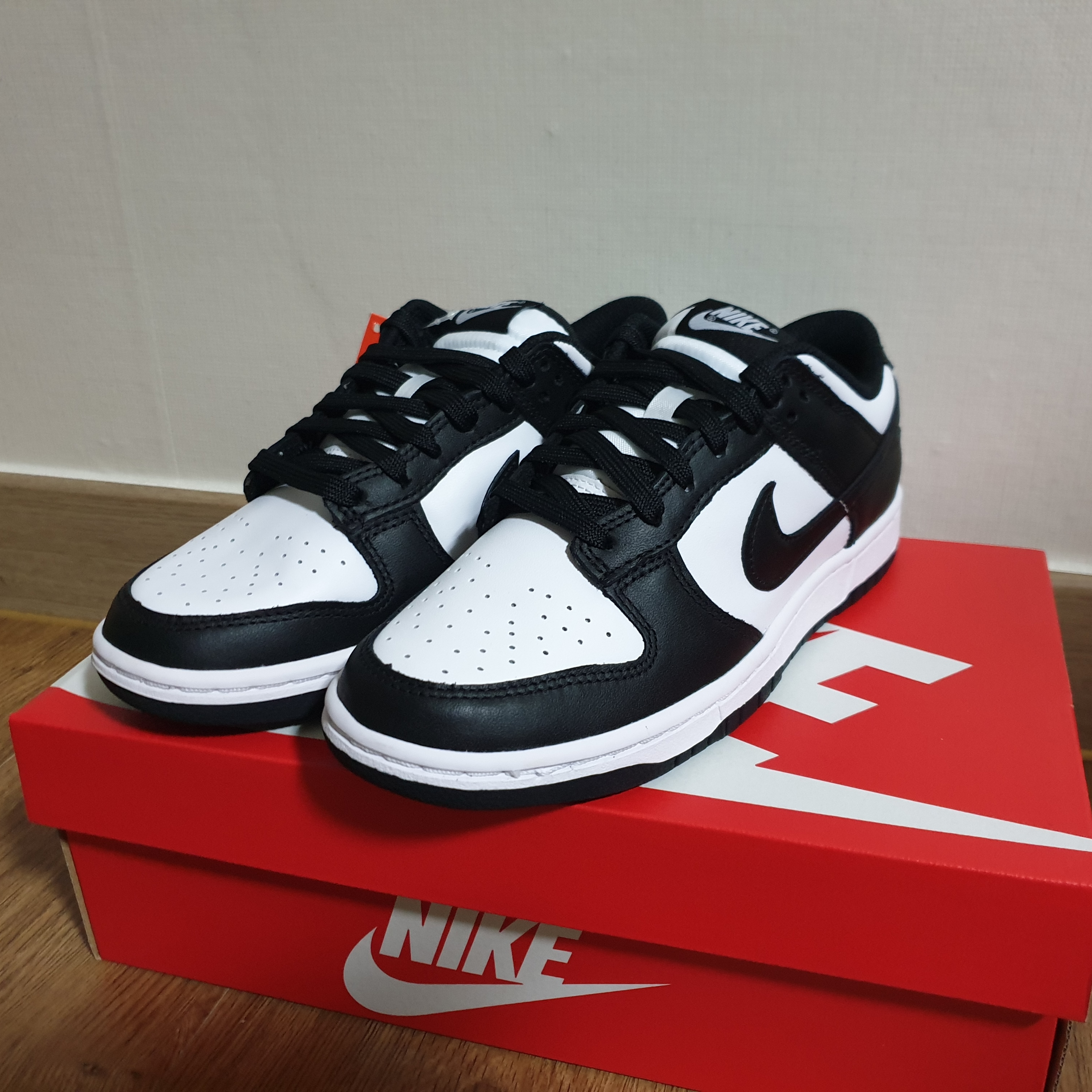 (W) Nike Dunk Low Black 착용 스타일