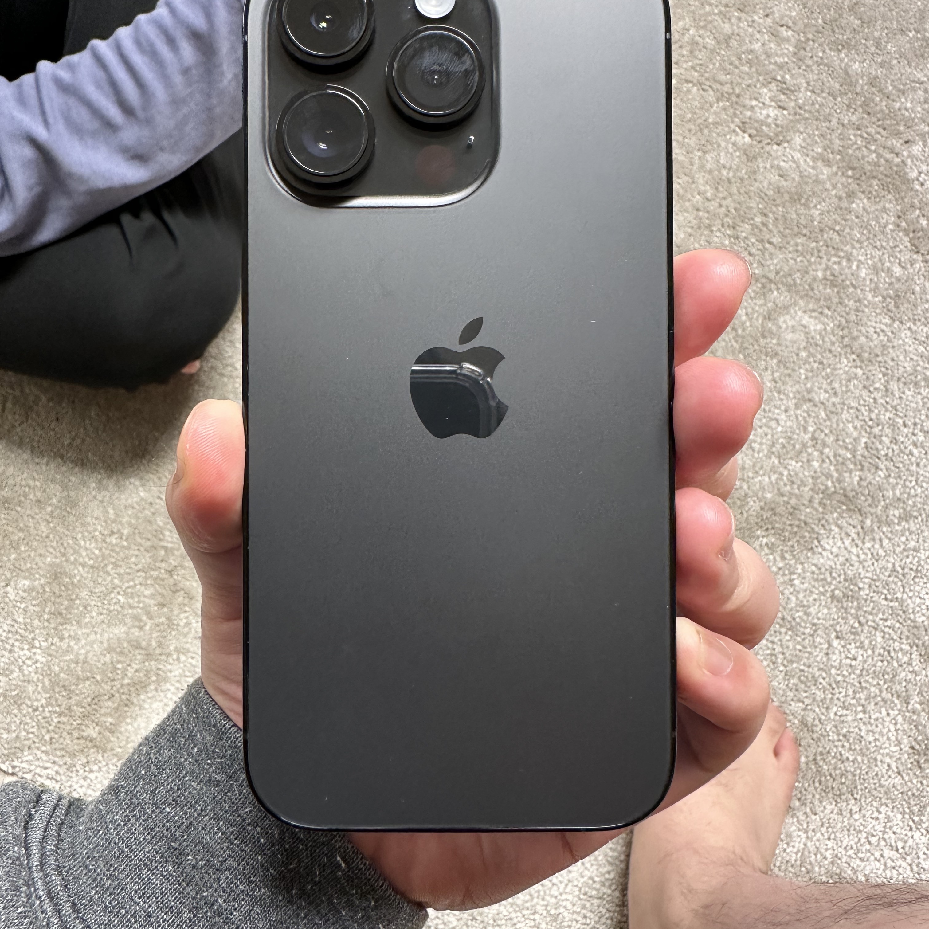Apple iPhone 14 Pro 128GB Space Black (Korean Ver.) 착용 스타일