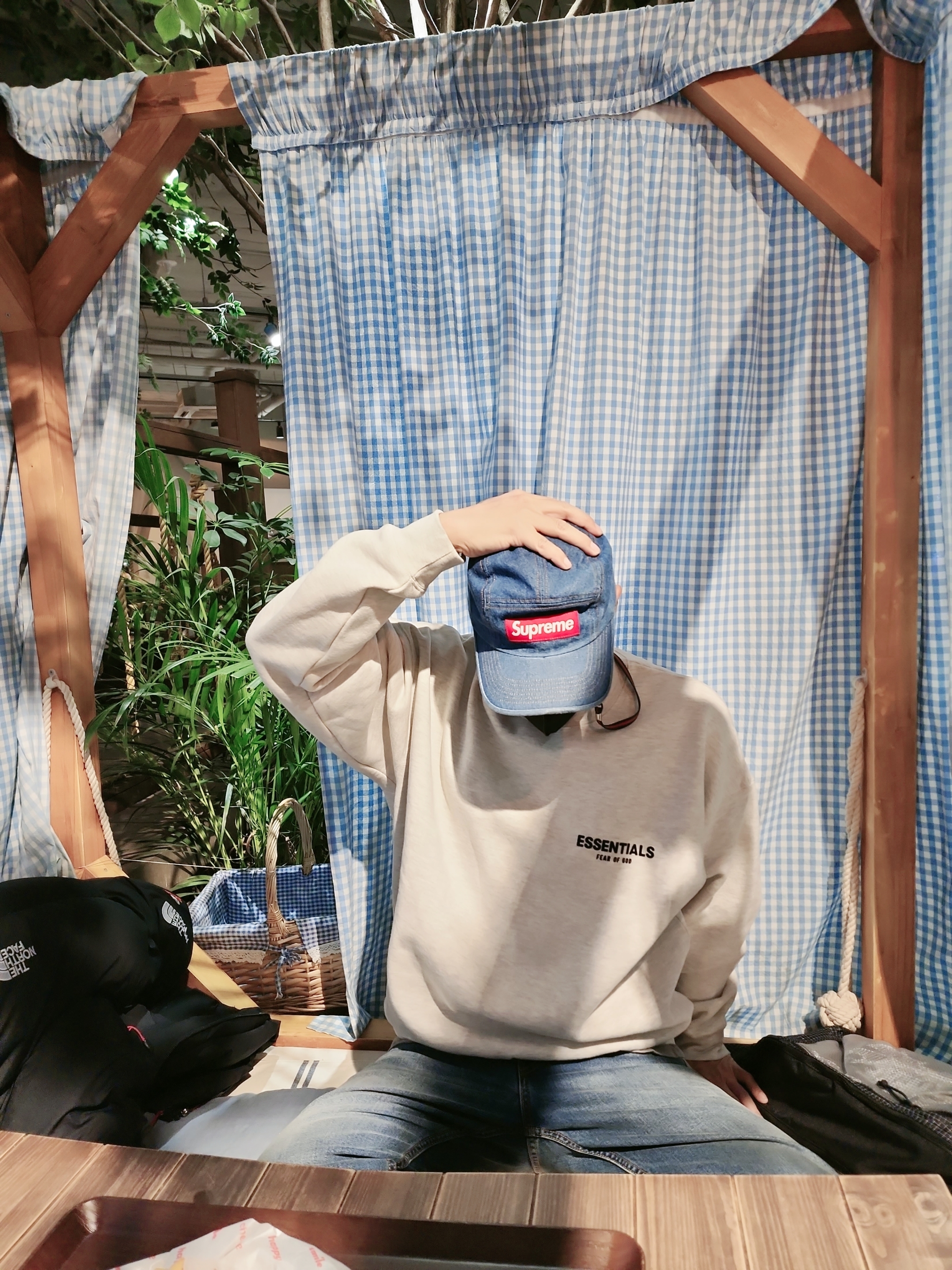 Essentials The Core Collection Crewneck Sweatshirt Light Oatmeal, Supreme Washed Chino Twill Camp Cap Denim - 22FW 착용 스타일