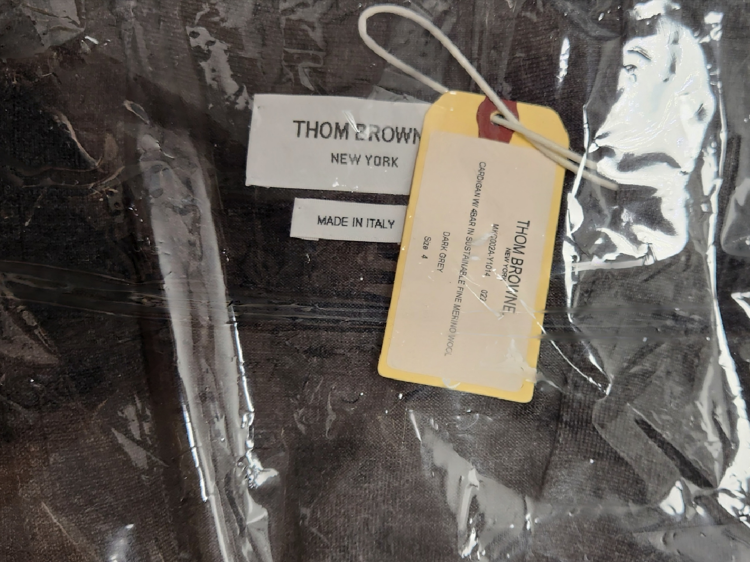 Thom Browne Sustainable Fine Merino Wool 4-Bar Classic Cardigan Dark Grey 착용 스타일