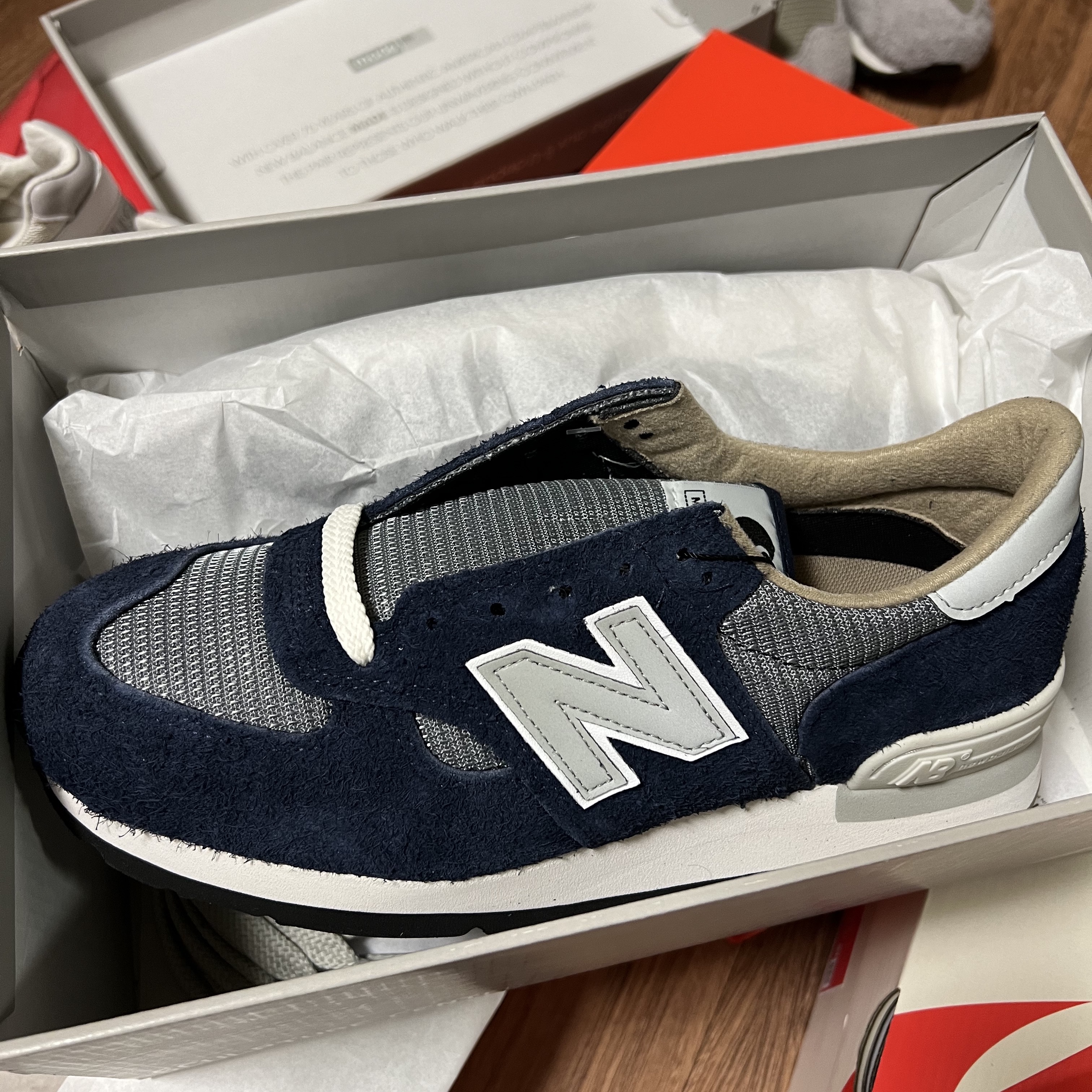 New Balance x Carhartt WIP 990v1 Made in USA Sculpture Center 착용 스타일