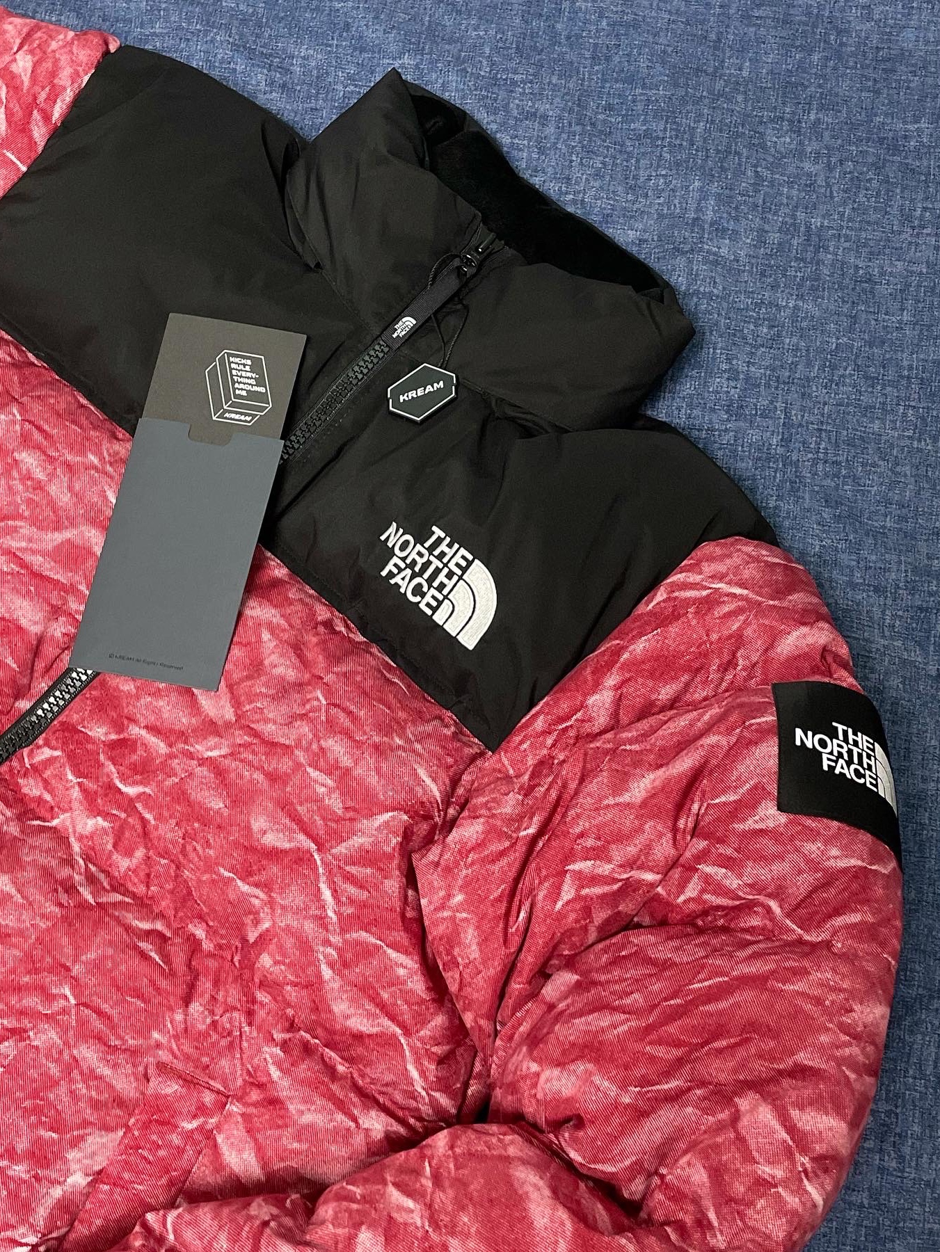 The North Face White Label Novelty Nuptse Down Jacket Red, Balenciaga Runner Sneakers Black White 착용 스타일 - 5