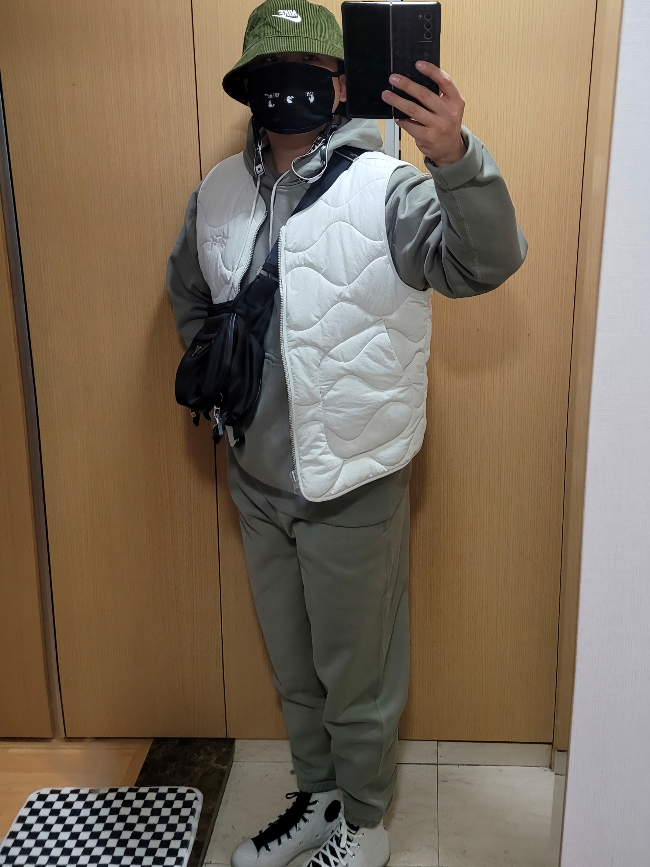 Converse x Clot Chuck 70 High White, Nike NRG Solo Swoosh Fleece Pants Light Army - US/EU 착용 스타일