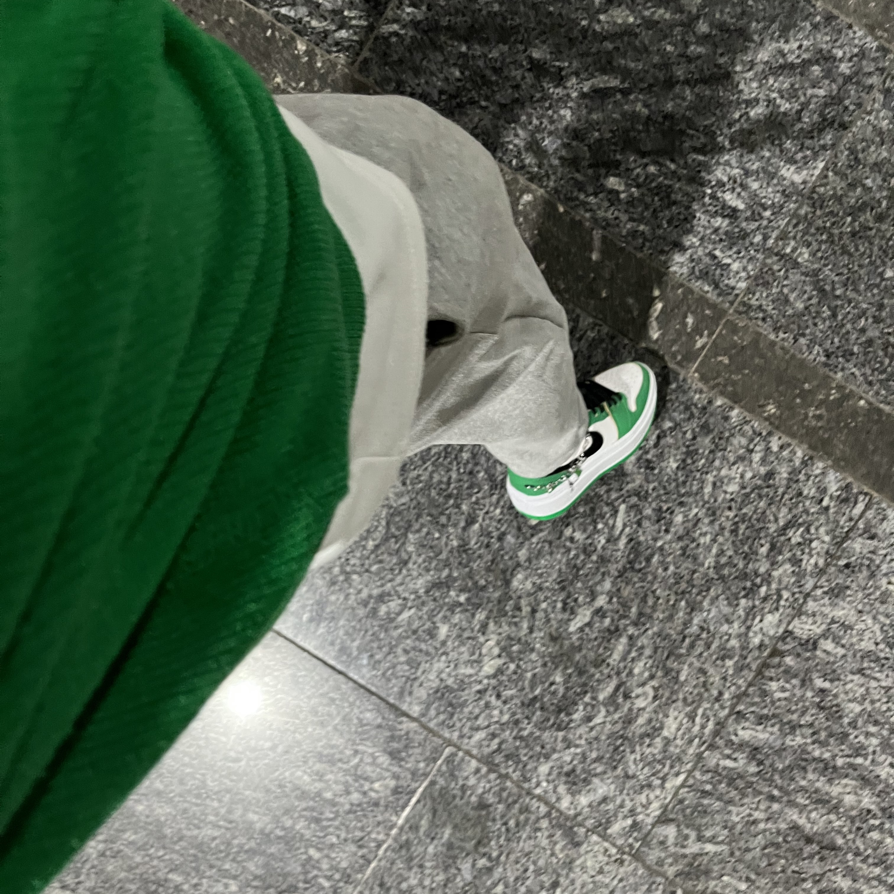 (W) Jordan 1 Elevate Low SE Lucky Green 착용 스타일 - 2
