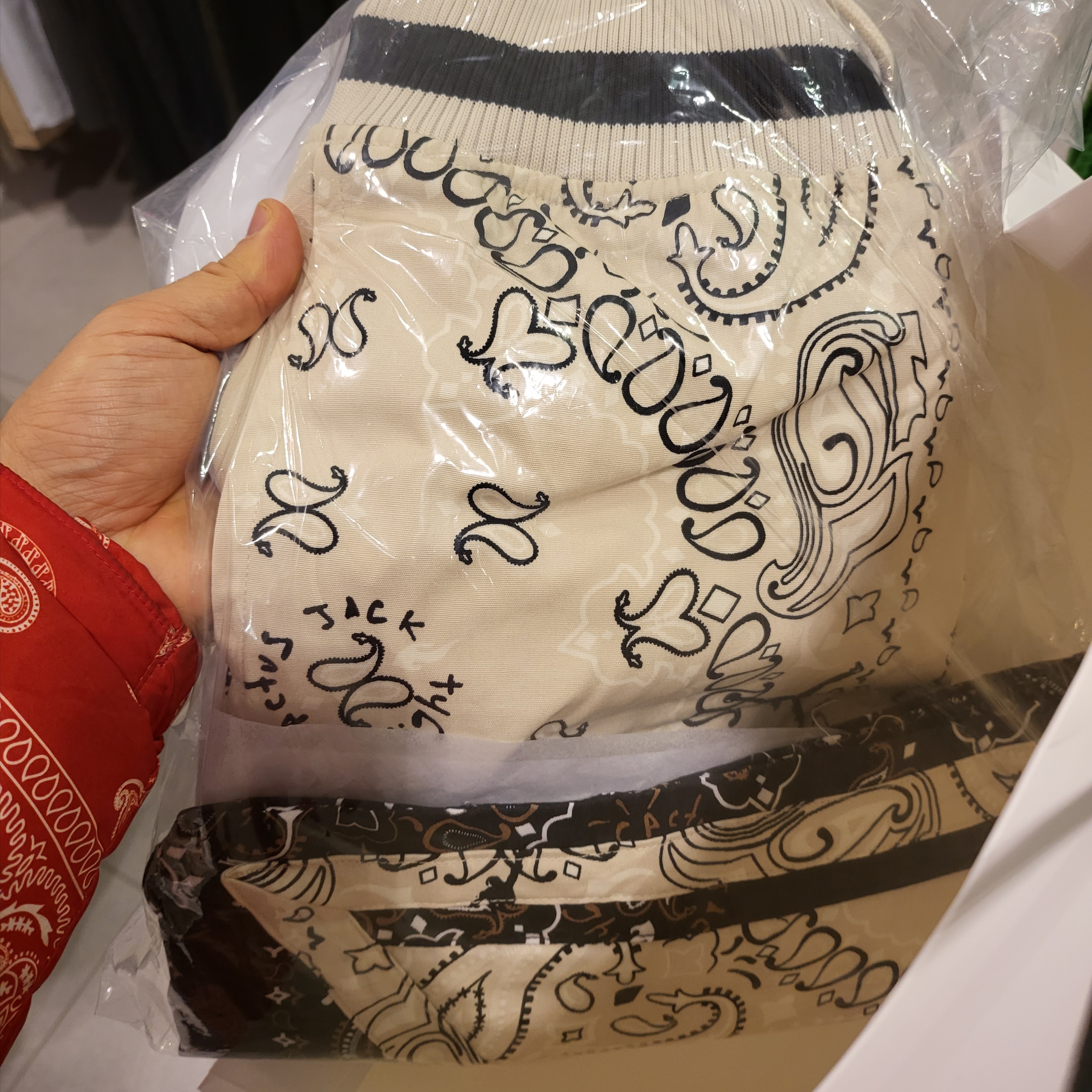 Jordan x Travis Scott Shorts Light Iron Ore - Asia 착용 스타일