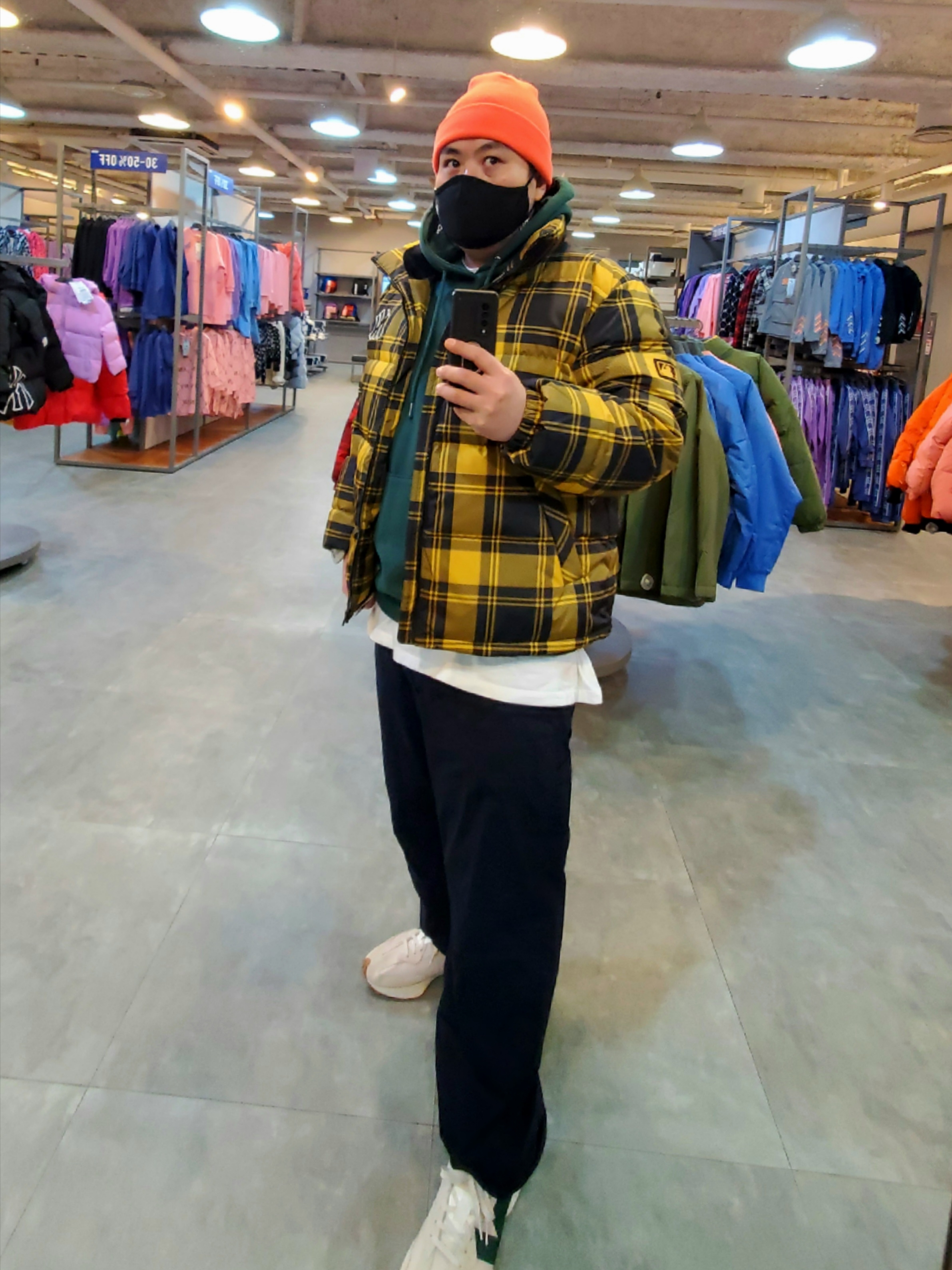 New Balance 327 Timberwolf 착용 스타일