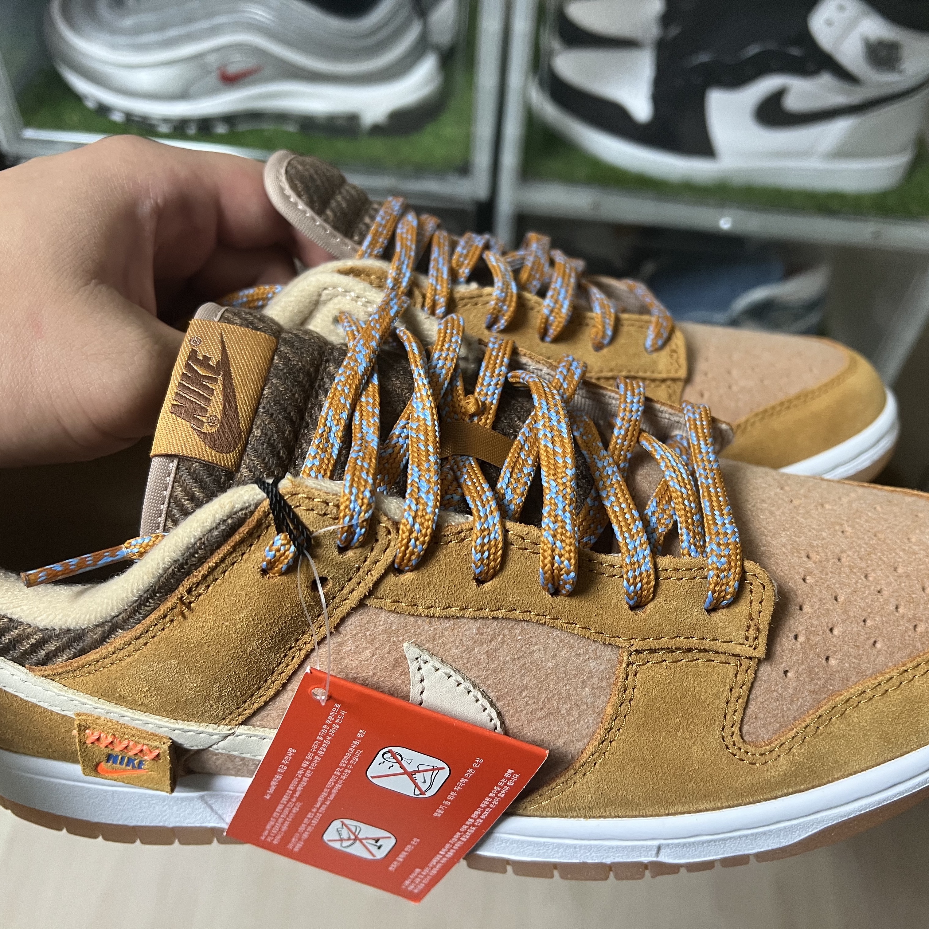 Nike Dunk Low SE Praline Desert Ochre 착용 스타일 - 1