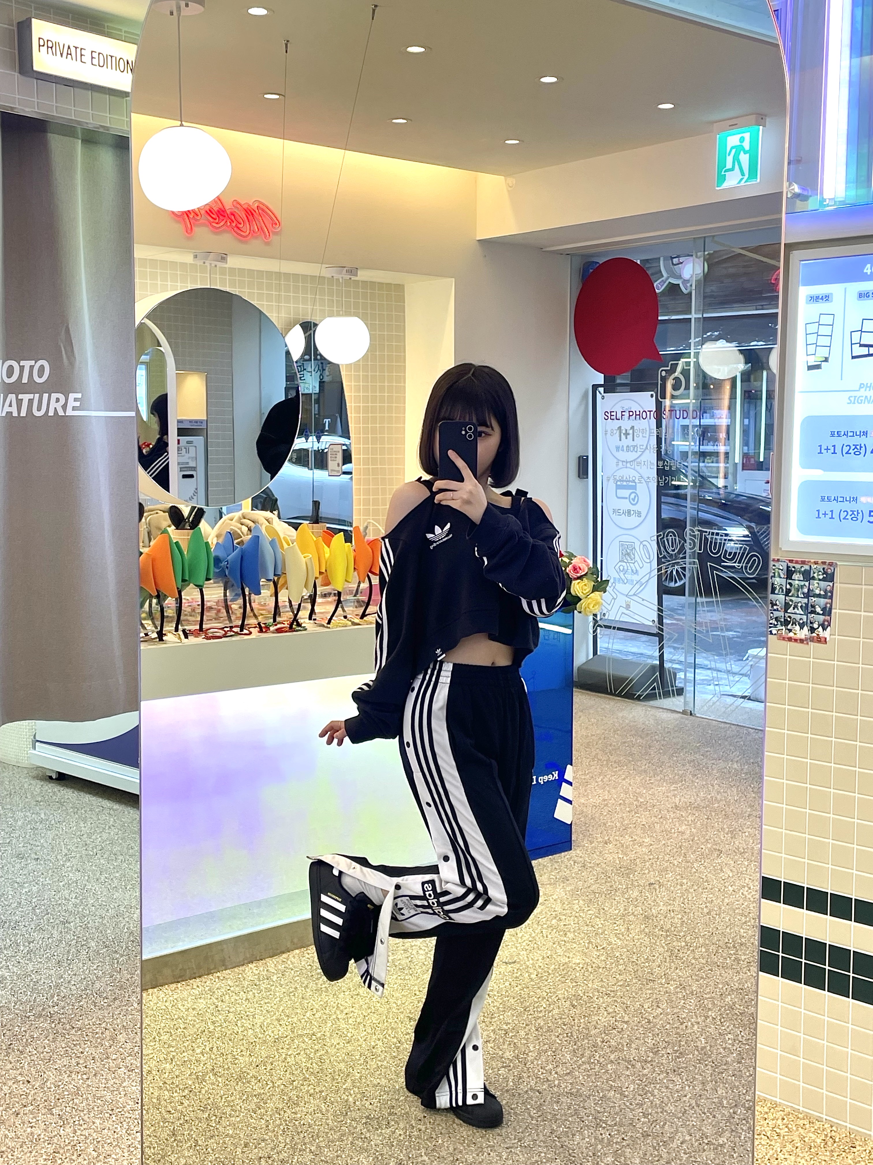 (J) Adidas Superstar Black White 착용 스타일 - 4
