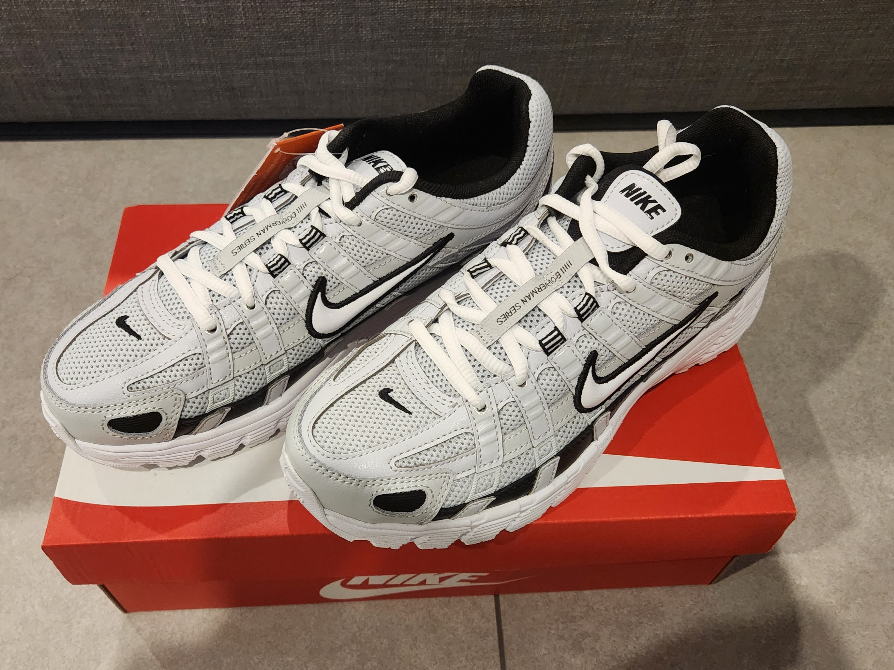 Nike P-6000 Pure Platinum 착용 스타일