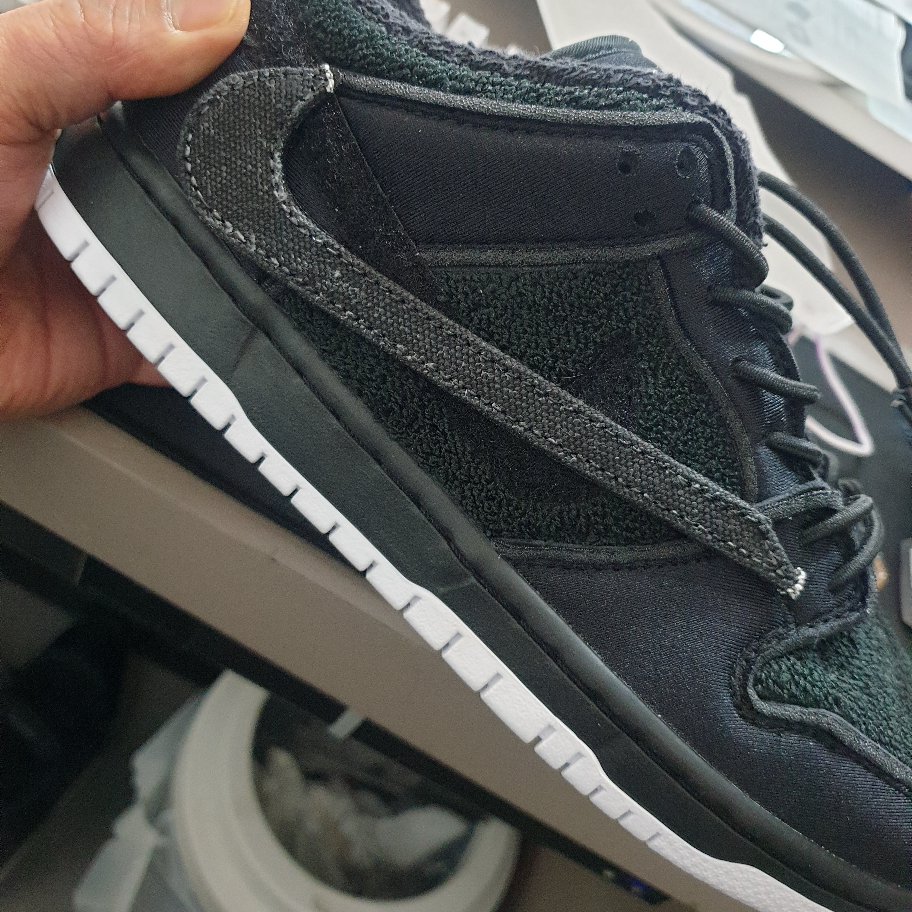 Nike x Gnarhunters SB Dunk Low Pro QS Black 착용 스타일 - 3