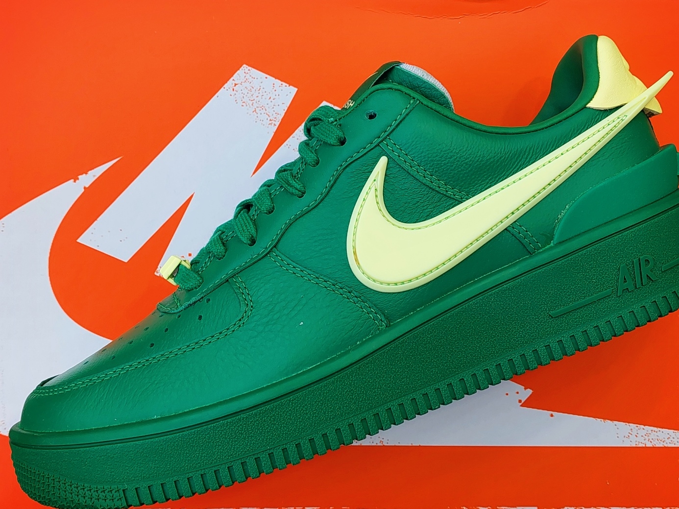 Nike x Ambush Air Force 1 Low SP Pine Green and Citron 착용 스타일